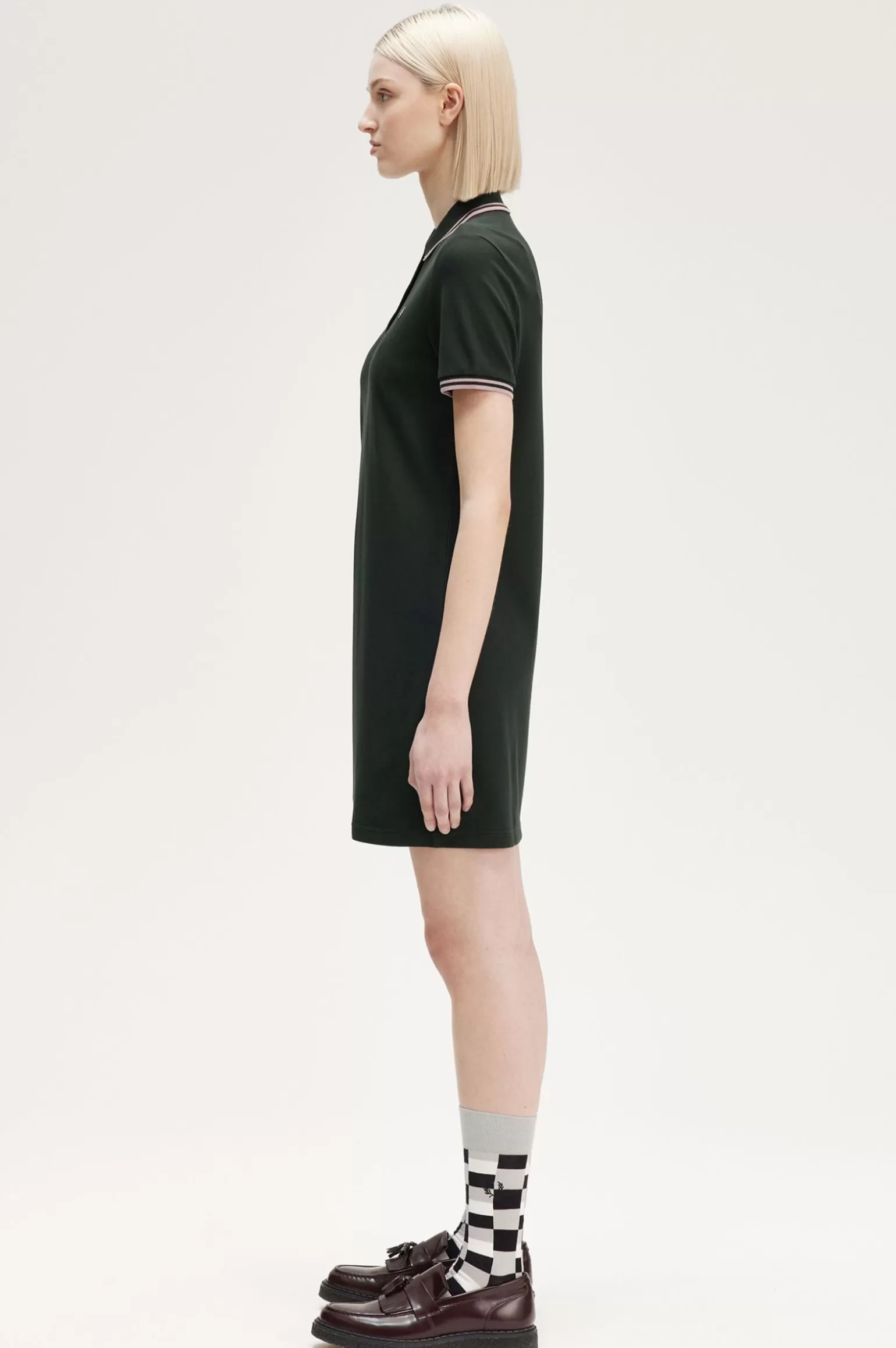 Kleider^Fred Perry Kleid Mit Doppelstreifen Nachtgrün / Dunkelrosa