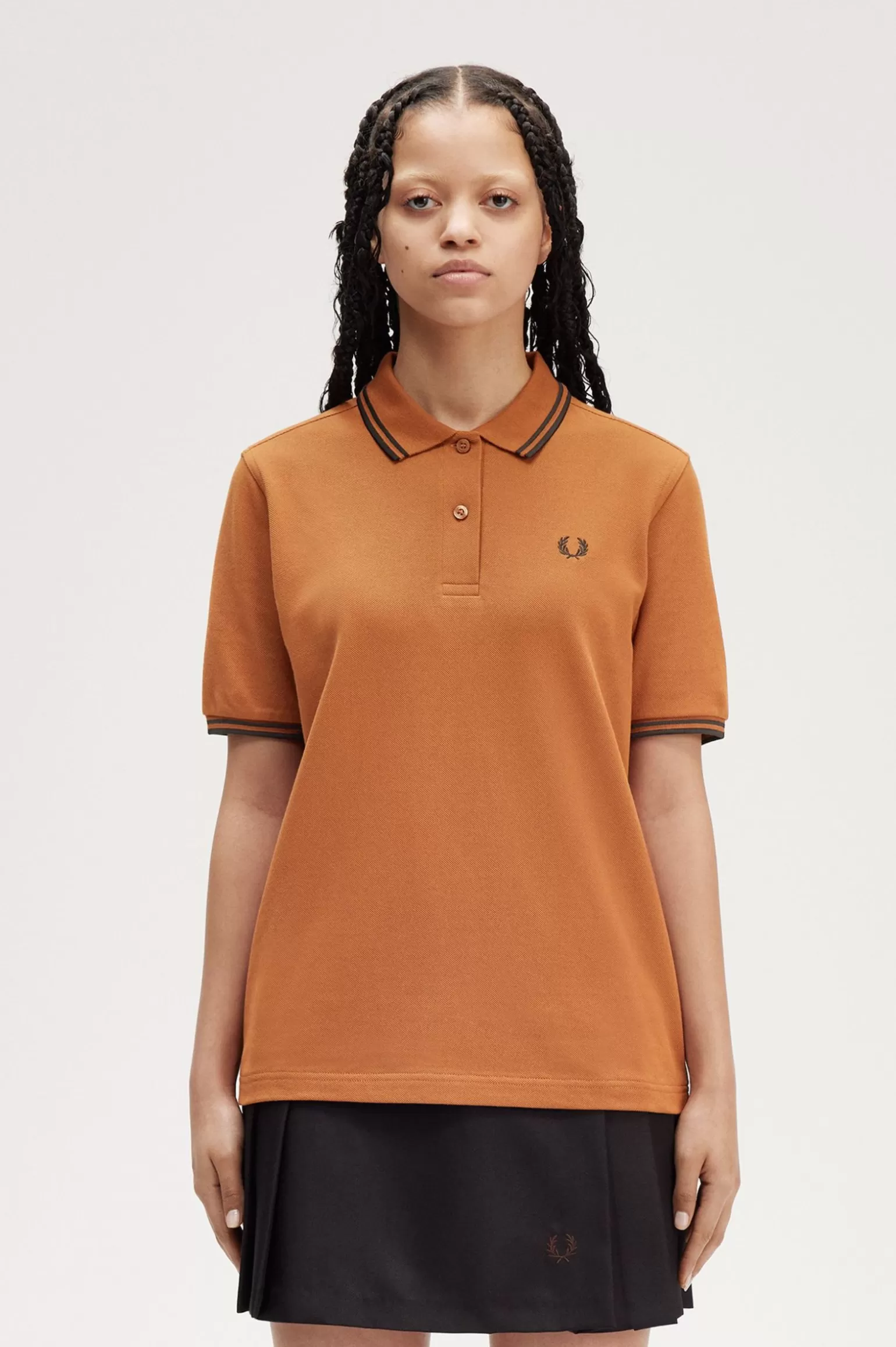 Poloshirts^Fred Perry G3600 Orange / Schwarz / Schwarz