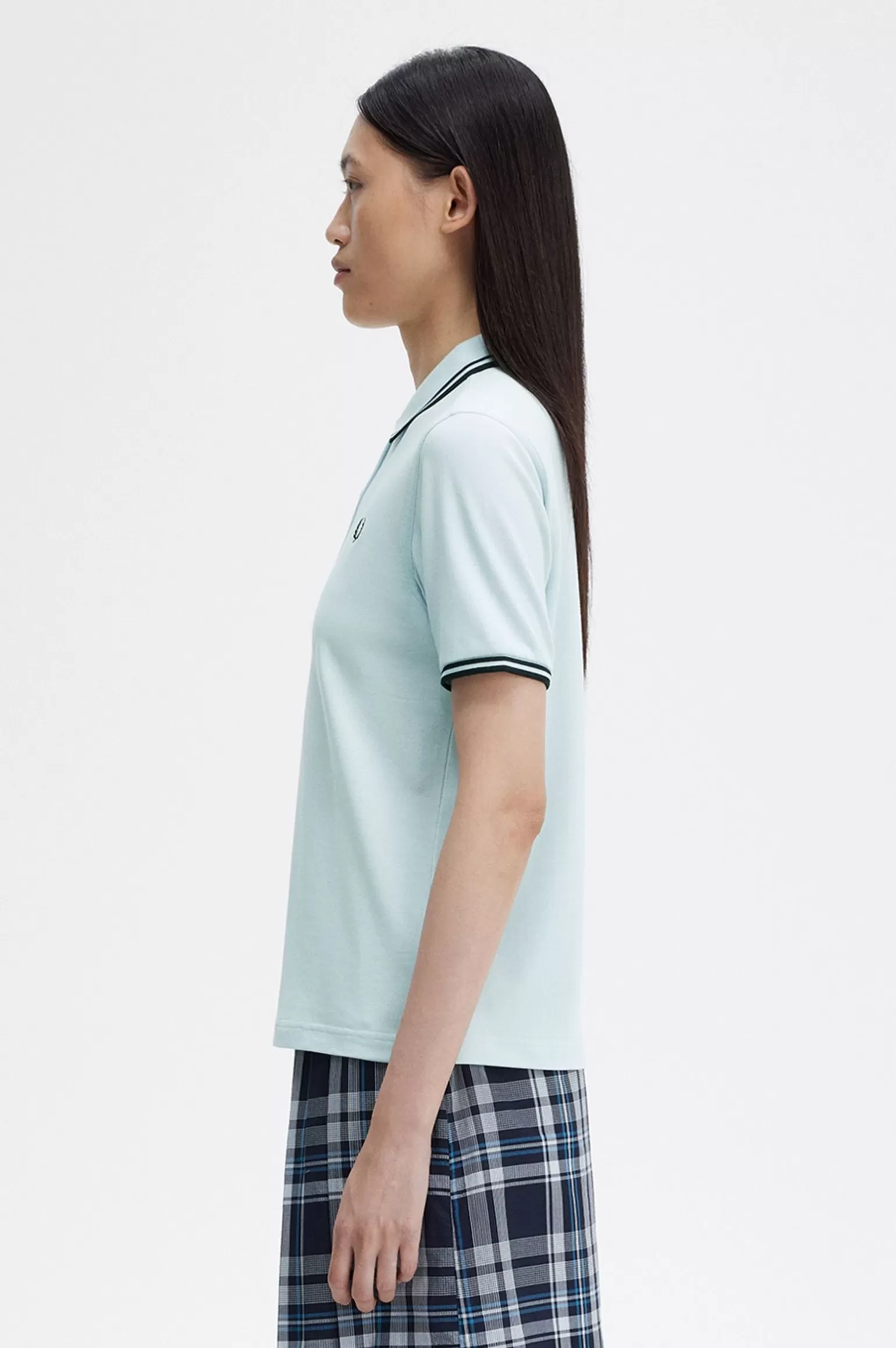 Poloshirts^Fred Perry G3600 Heller Eisfarbton / Schwarz / Schwarz