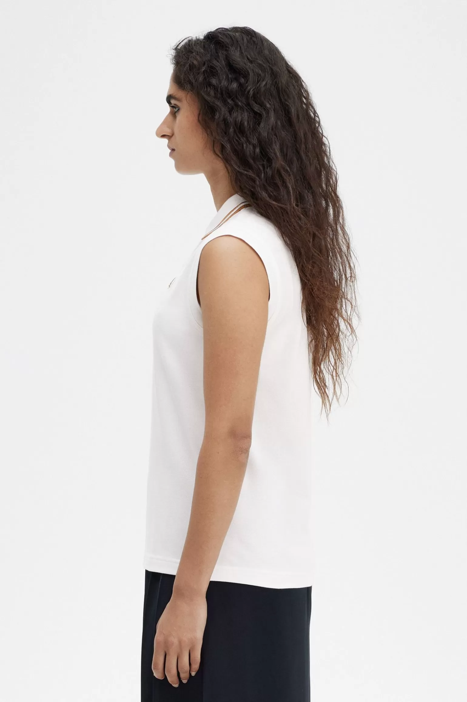 Poloshirts^Fred Perry G7200 Schneeweiß / Dunkles Karamell / Dunkles Karamell