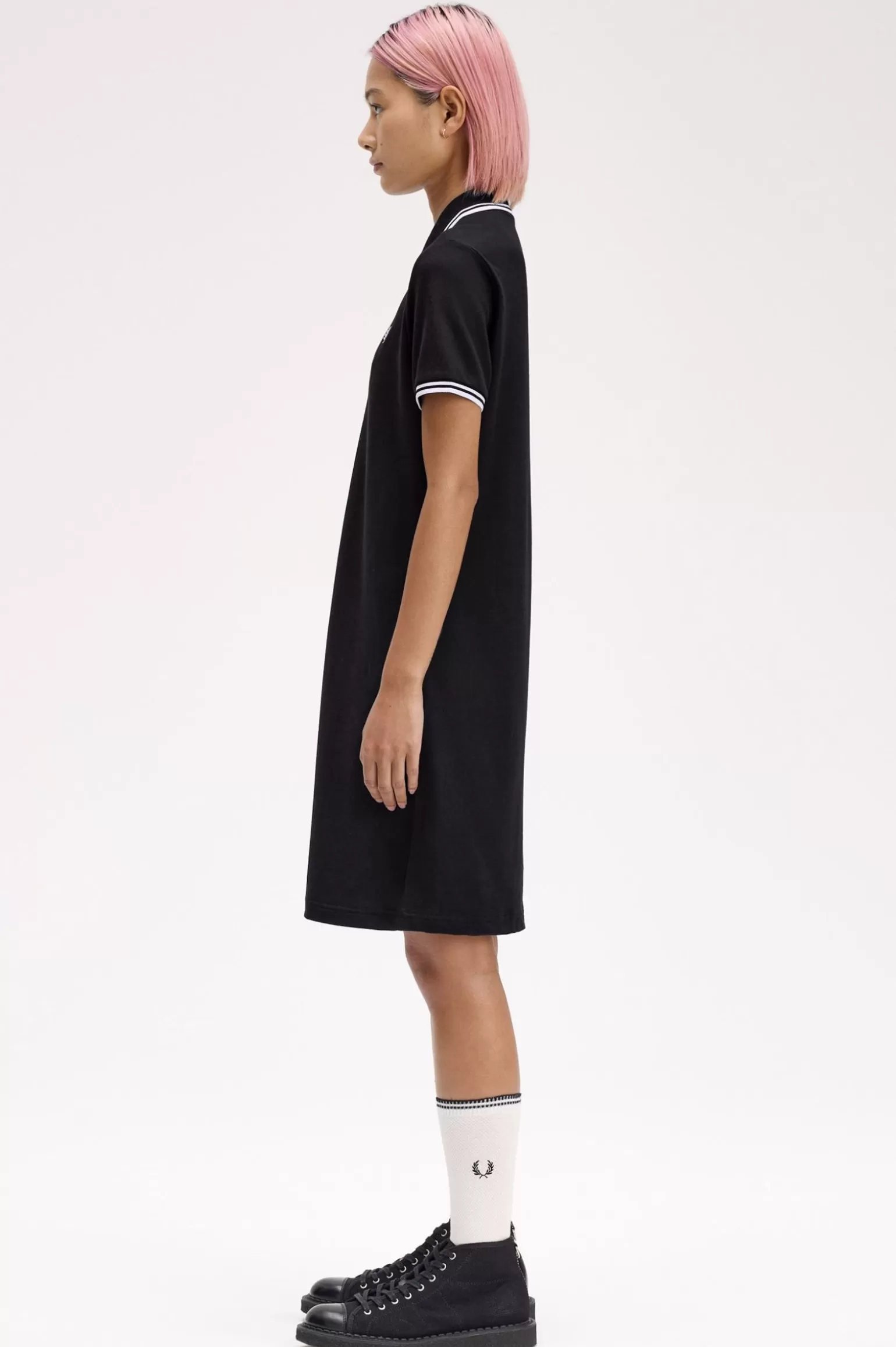 Kleider^Fred Perry Hemdkleid Mit Doppelstreifen Von Schwarz / Weiß / Weiß