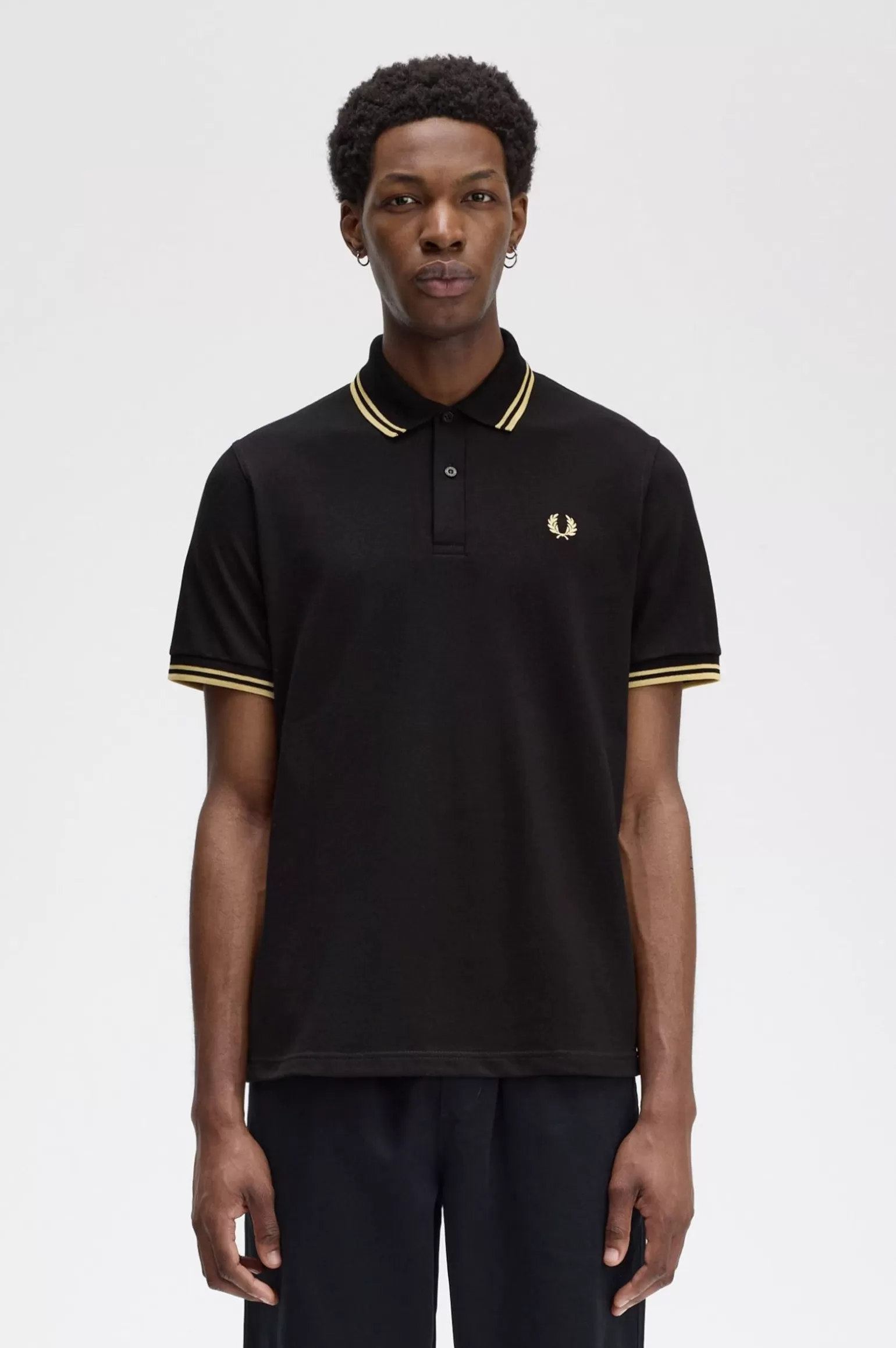 Poloshirts^Fred Perry M12 Schwarz / Champagner / Champagner