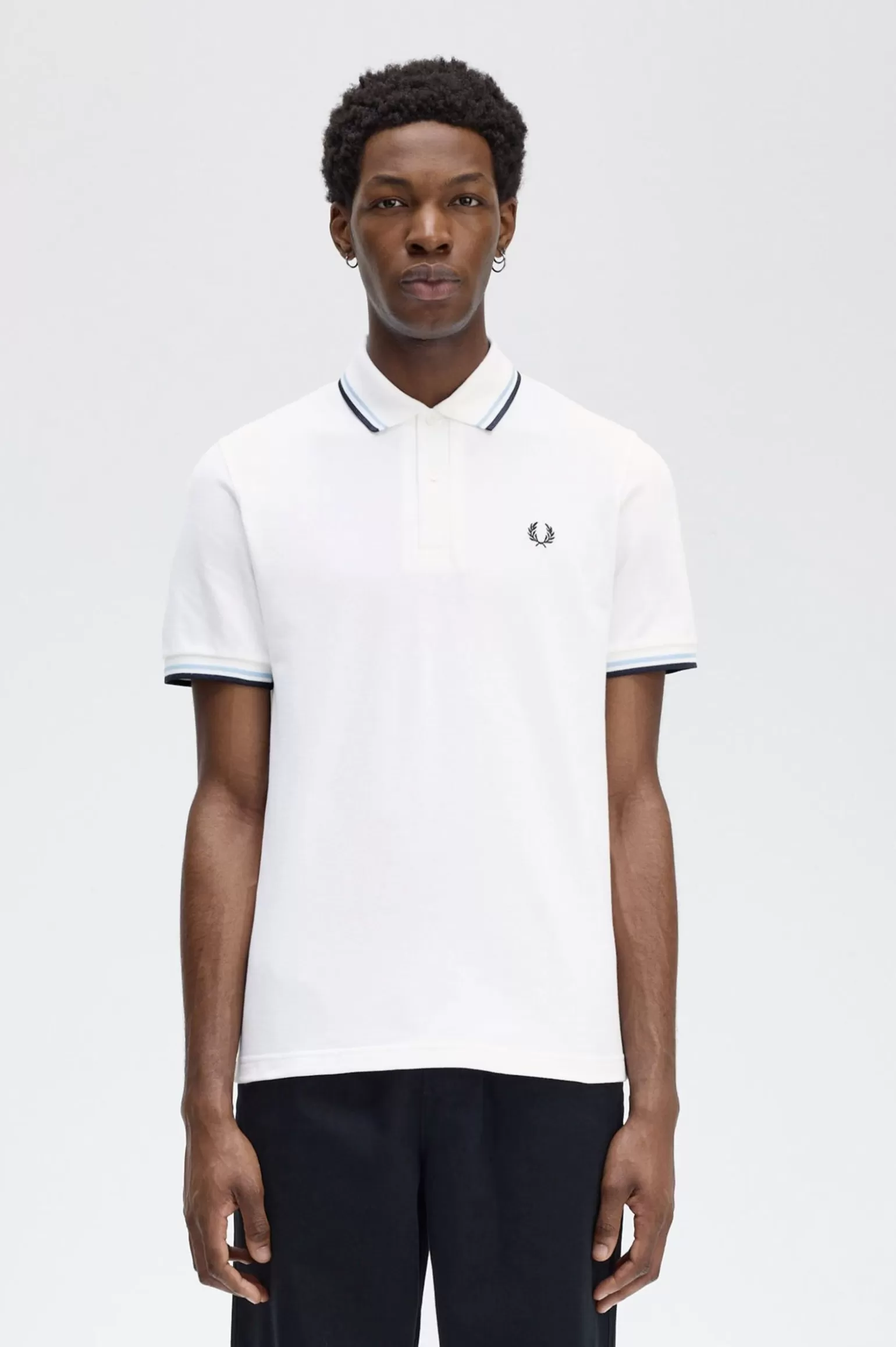Poloshirts^Fred Perry M12 Weiß / Eis / Marineblau