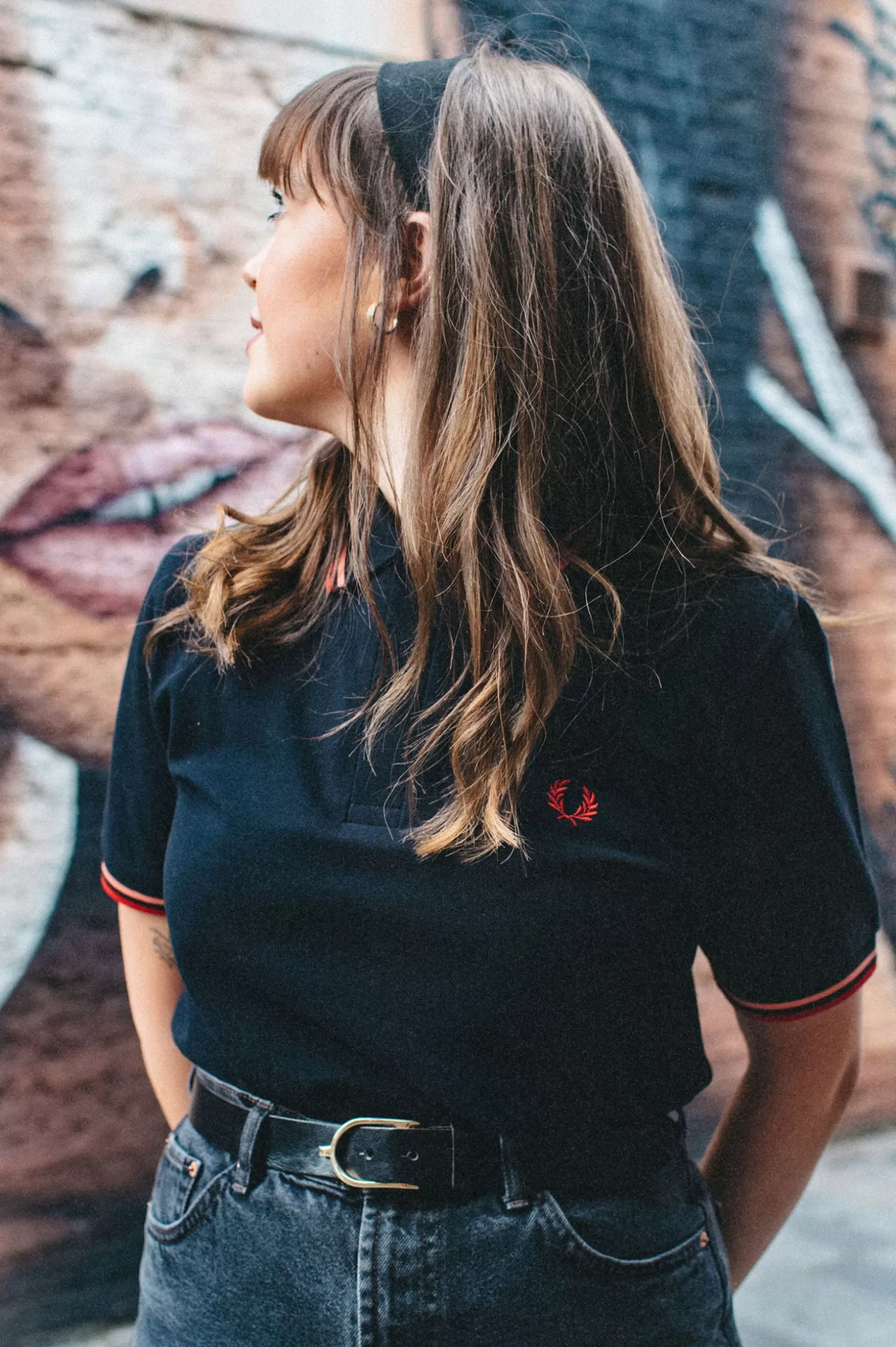 Poloshirts^Fred Perry M12 Schwarz / Korallenrot / Camden Brick