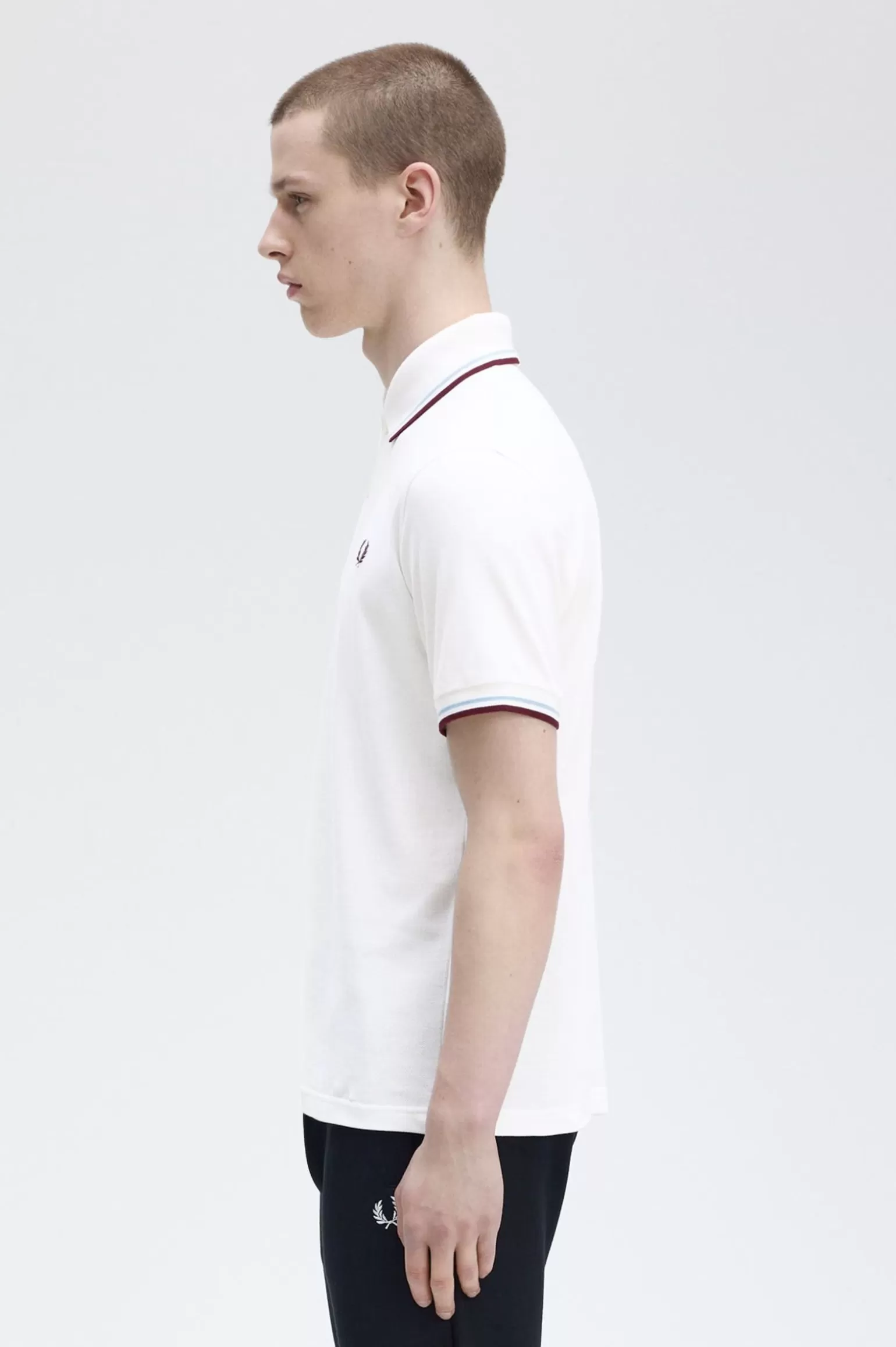 Poloshirts^Fred Perry M12 Weiß / Eis / Kastanie