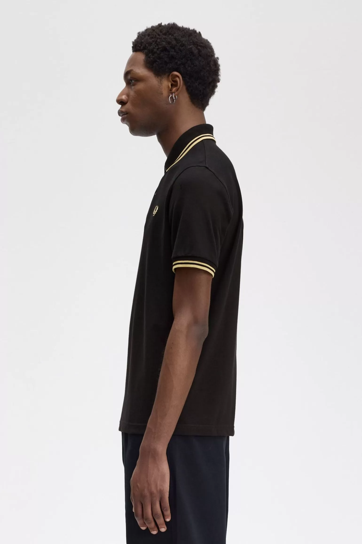 Poloshirts^Fred Perry M12 Schwarz / Champagner / Champagner