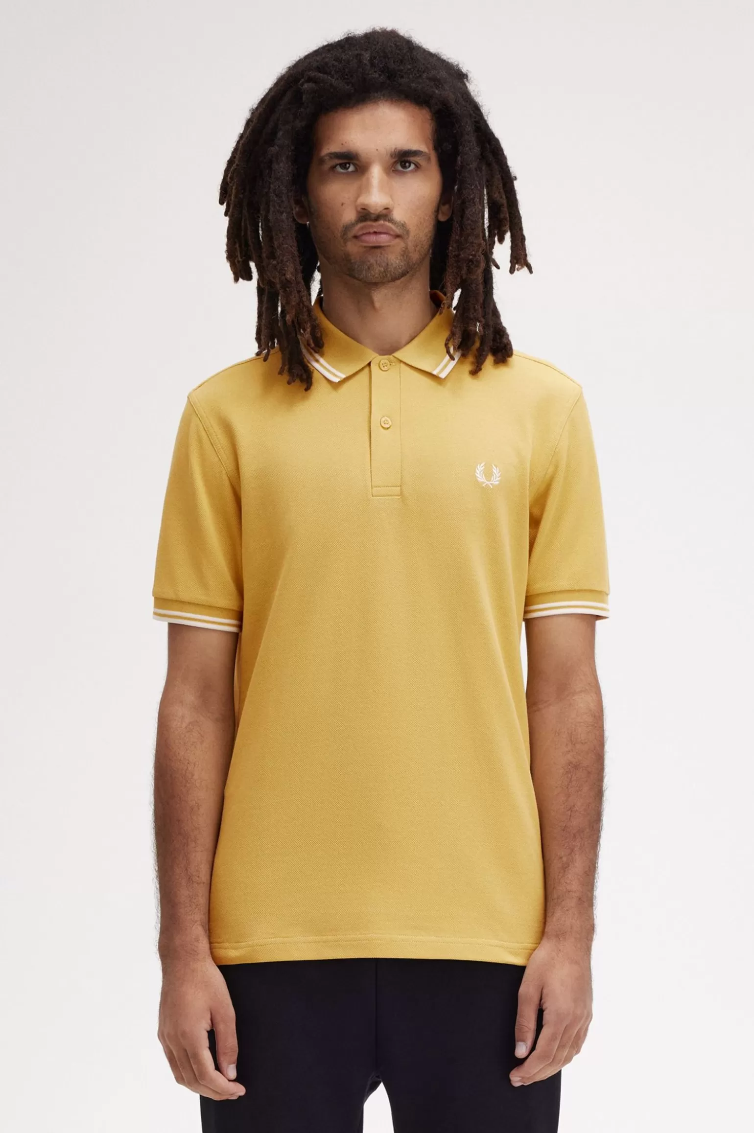 Poloshirts^Fred Perry M3600 Honigfarbe / Ecru / Ecru