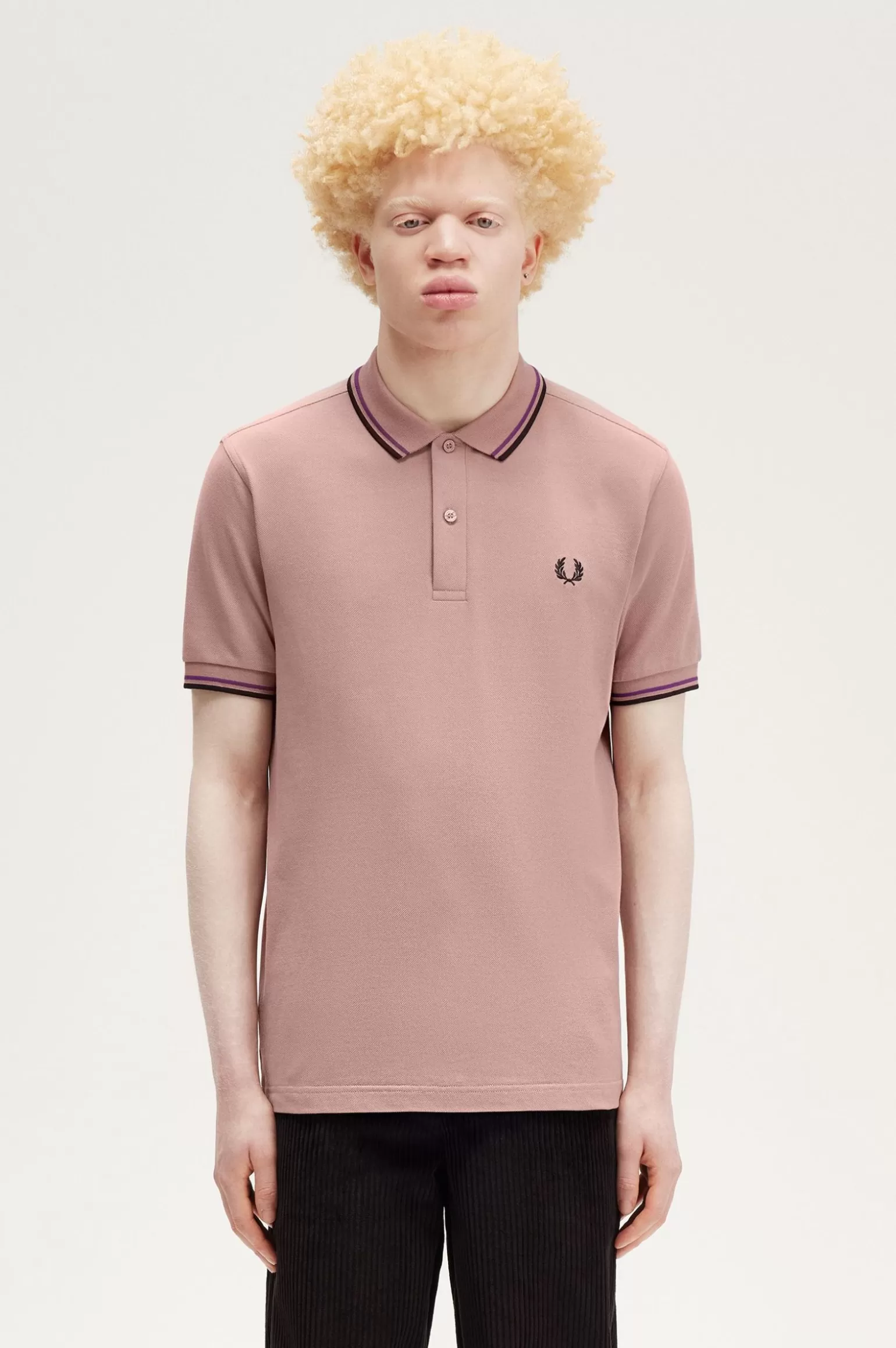 Poloshirts^Fred Perry M3600 Dunkelrosa / Amethyst / Schwarz