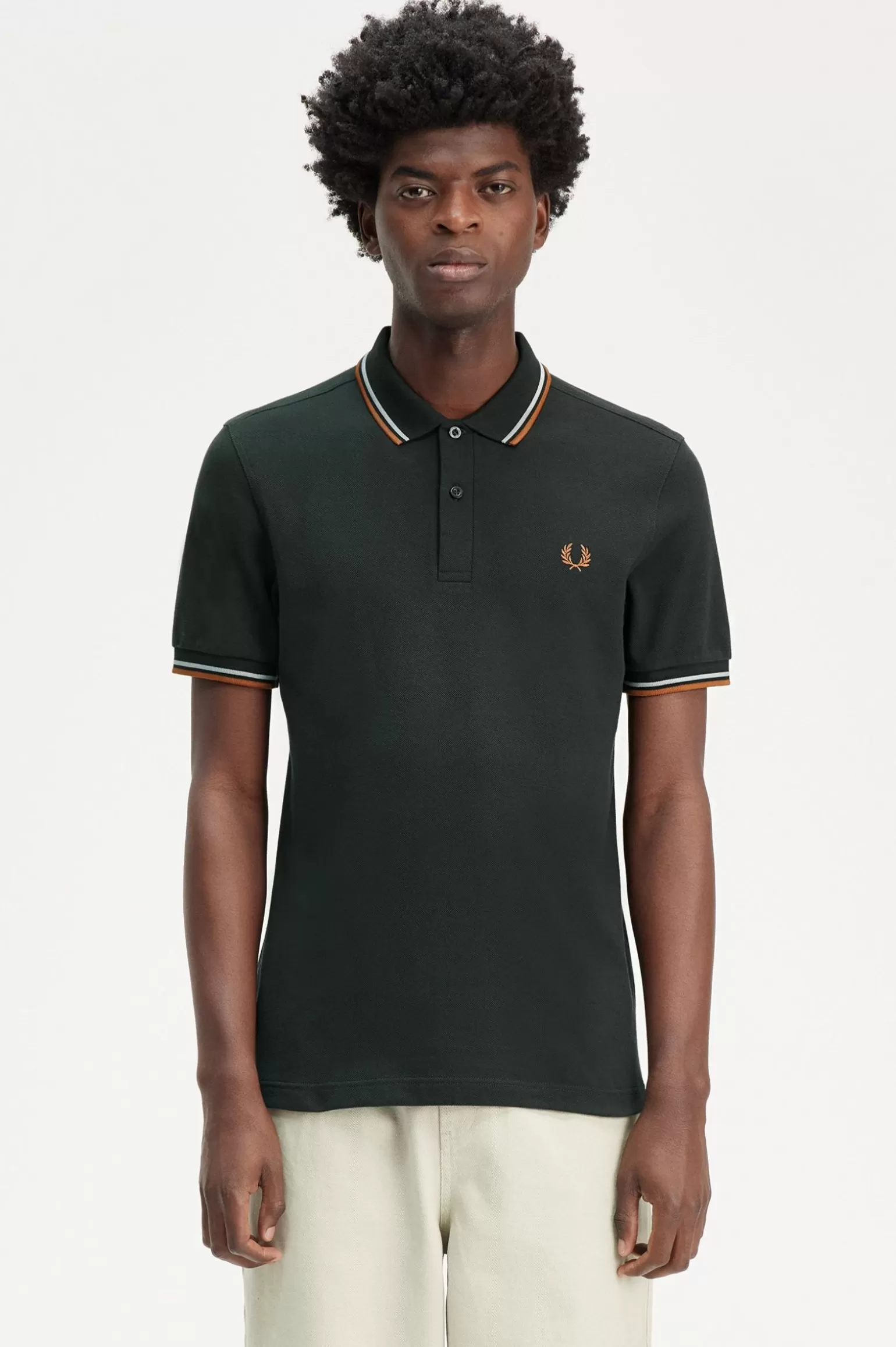 Poloshirts^Fred Perry M3600 Dunkelgrün / Silberblau / Orange