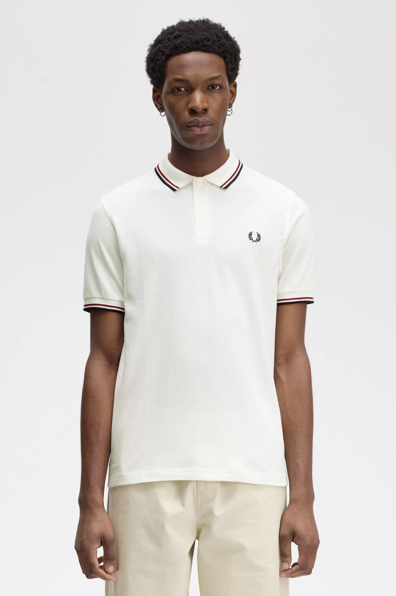 Poloshirts^Fred Perry M3600 Schneeweiß / Gebranntes Rot / Marineblau