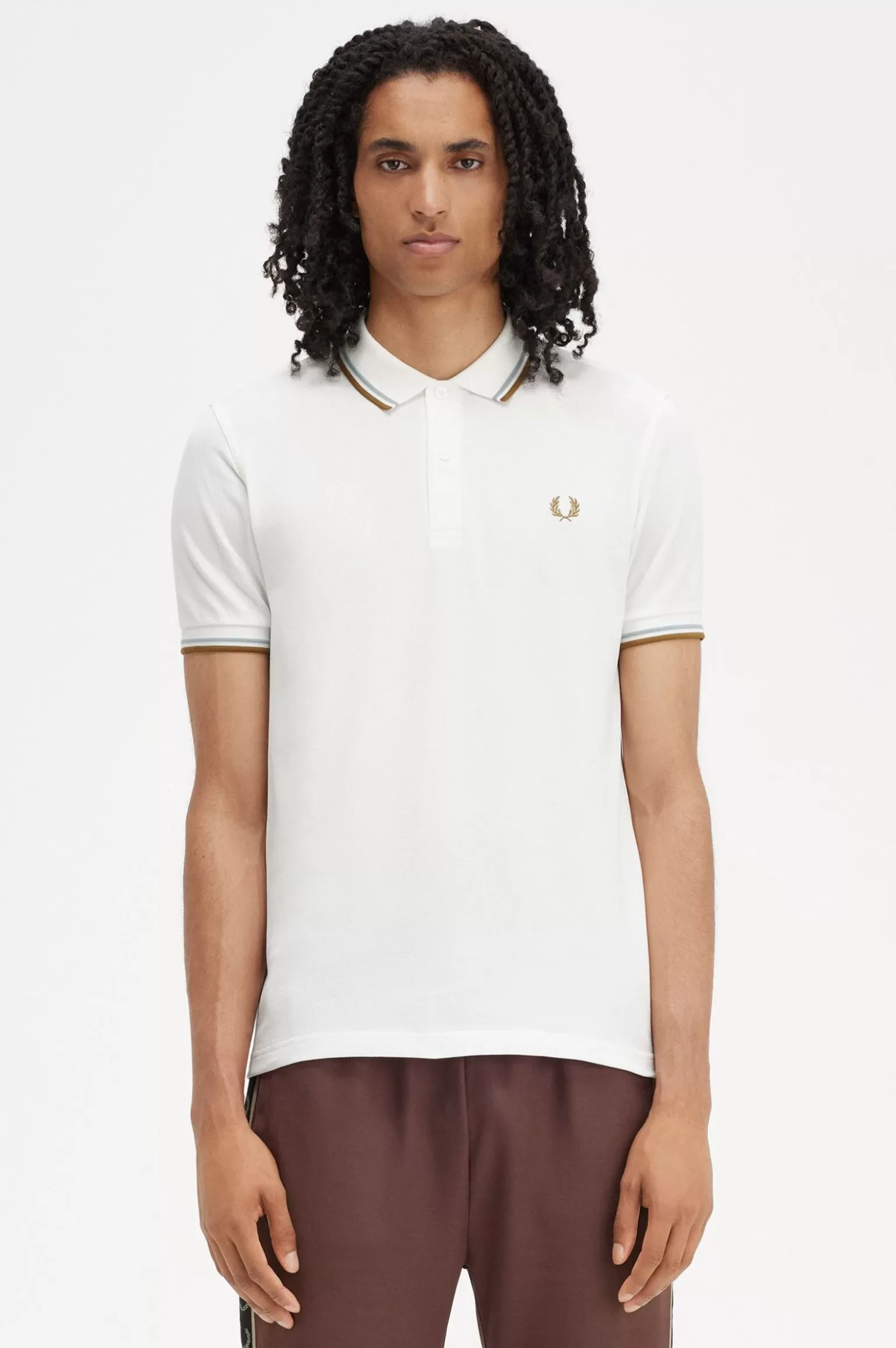 Poloshirts^Fred Perry M3600 Schneeweiß / Silberblau / Dunkles Karamell