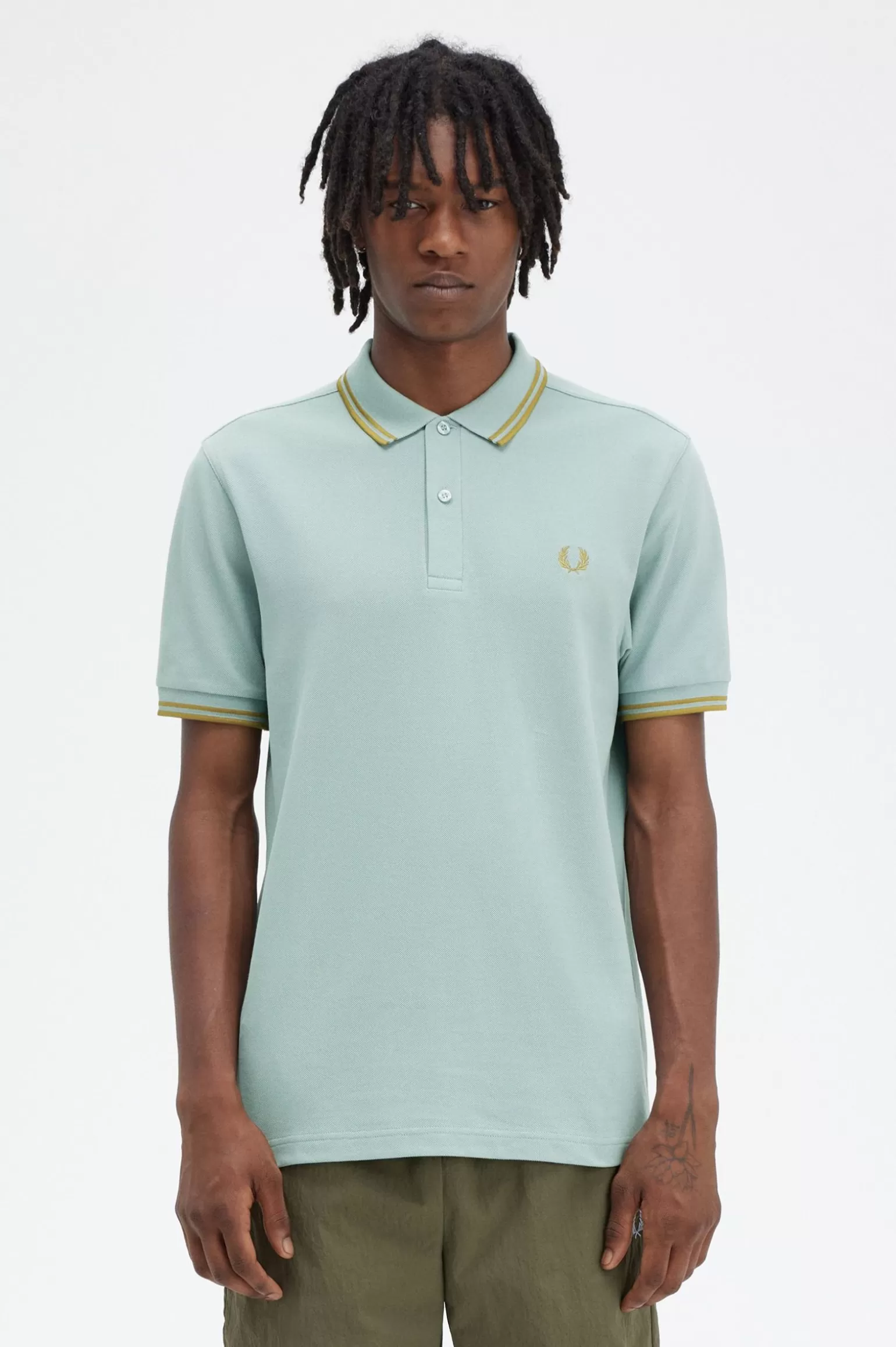 Poloshirts^Fred Perry M3600 Silberblau / Dunkles Karamell / Dunkles Karamell
