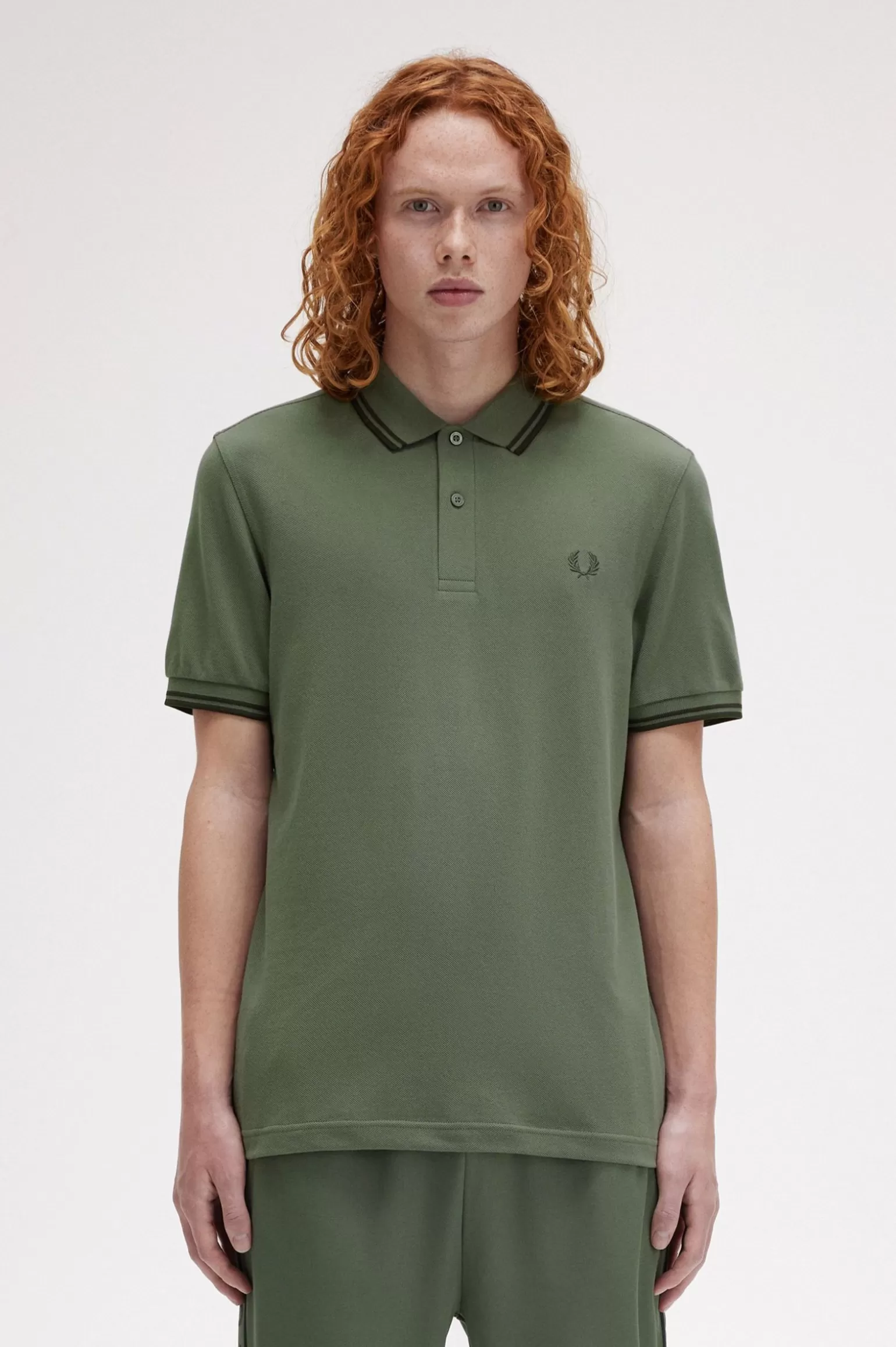 Poloshirts^Fred Perry M3600 Grüner Lorbeer / Dunkelgrün / Dunkelgrün