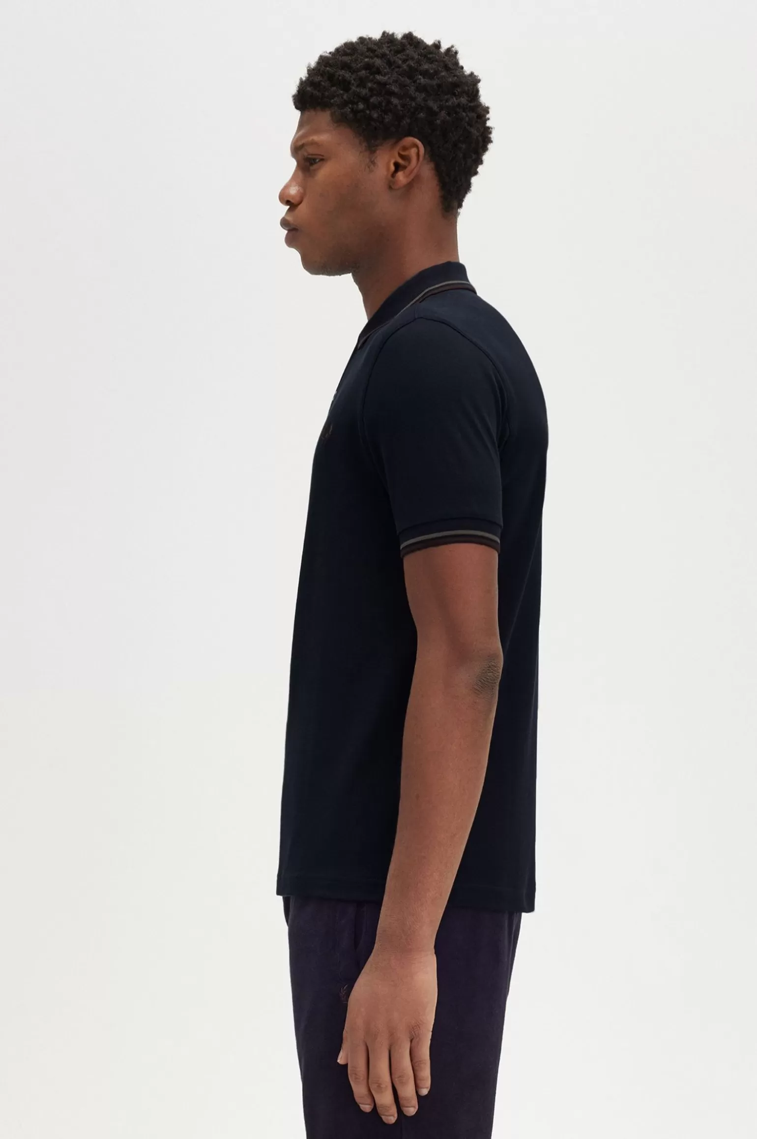 Poloshirts^Fred Perry M3600 Marineblau / Grüner Lorbeer / Carrington Brick