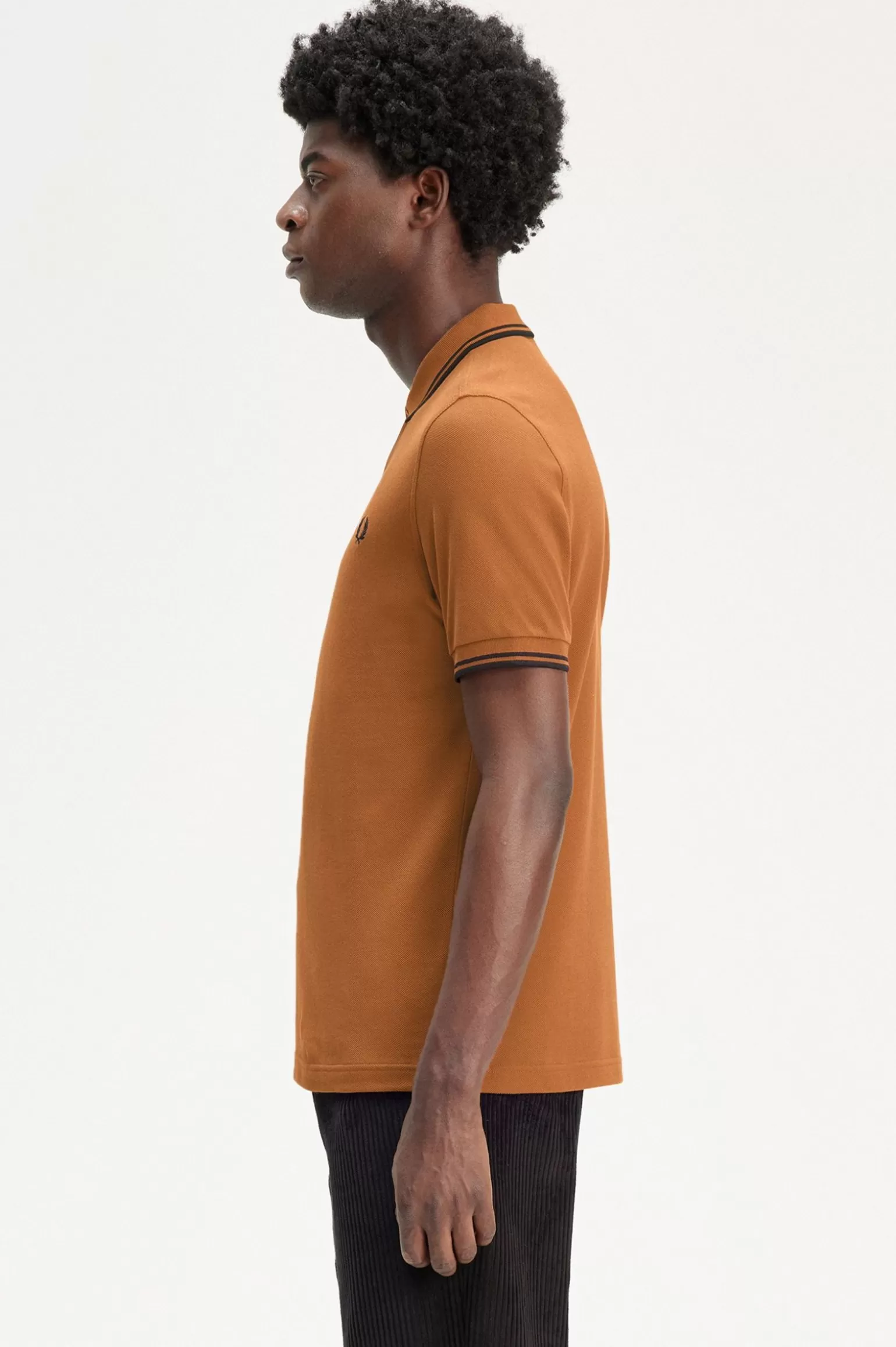 Poloshirts^Fred Perry M3600 Orange / Schwarz / Schwarz