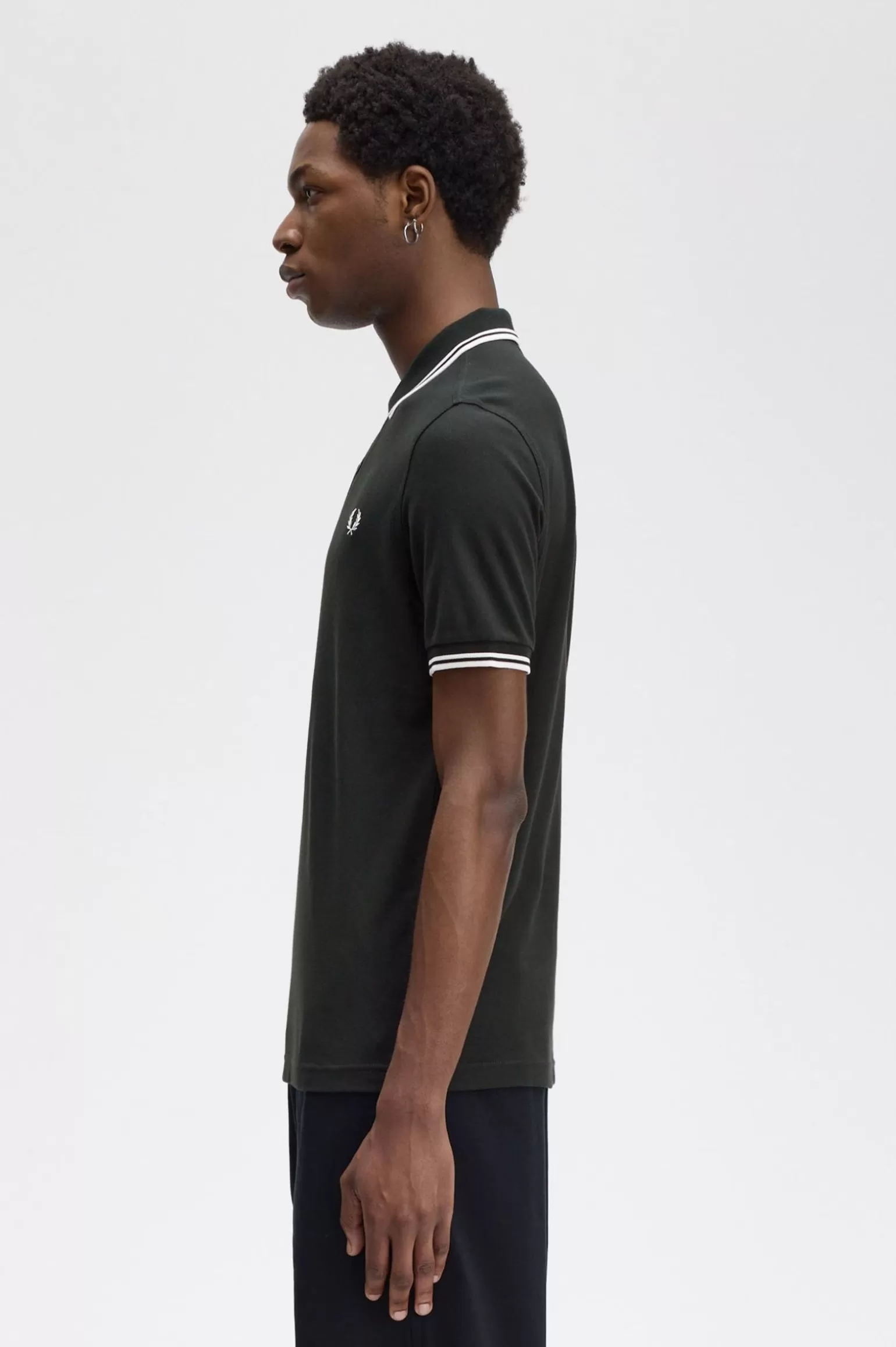 Poloshirts^Fred Perry M3600 Nachtgrün / Schneeweiß / Schneeweiß