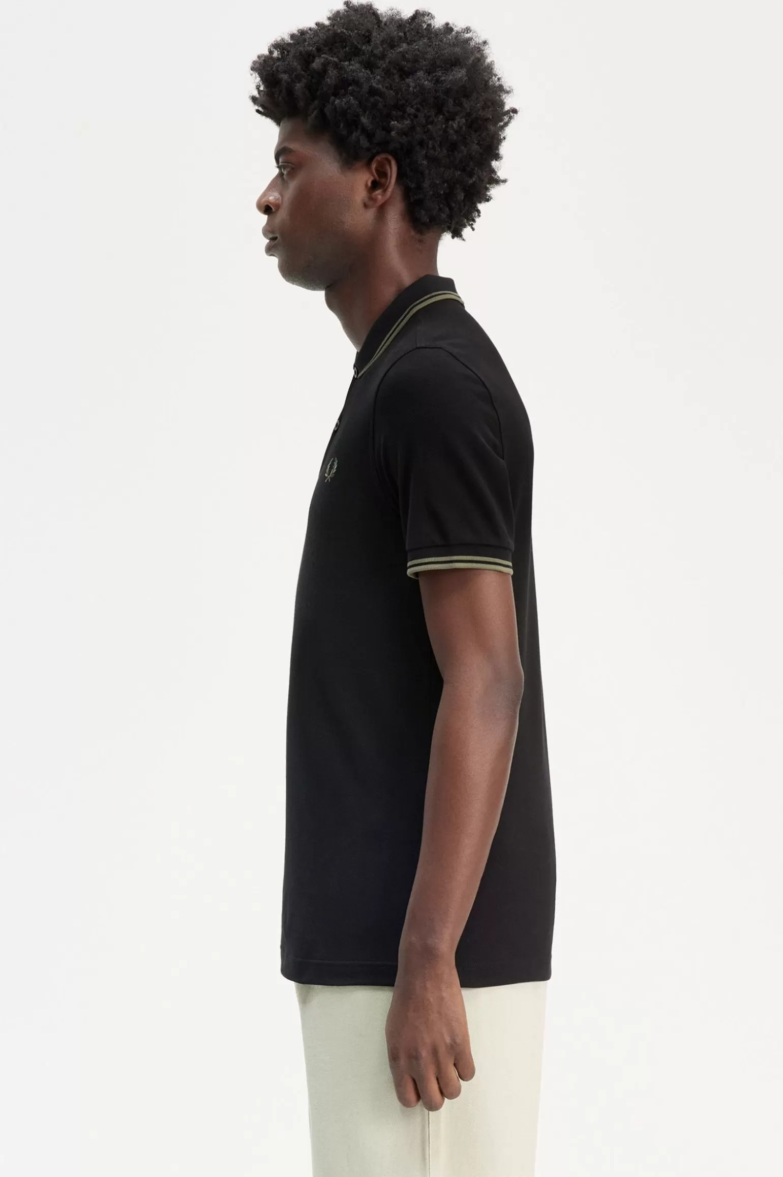 Poloshirts^Fred Perry M3600 Schwarz / Lorbeerkranzgrün / Lorbeerkranzgrün