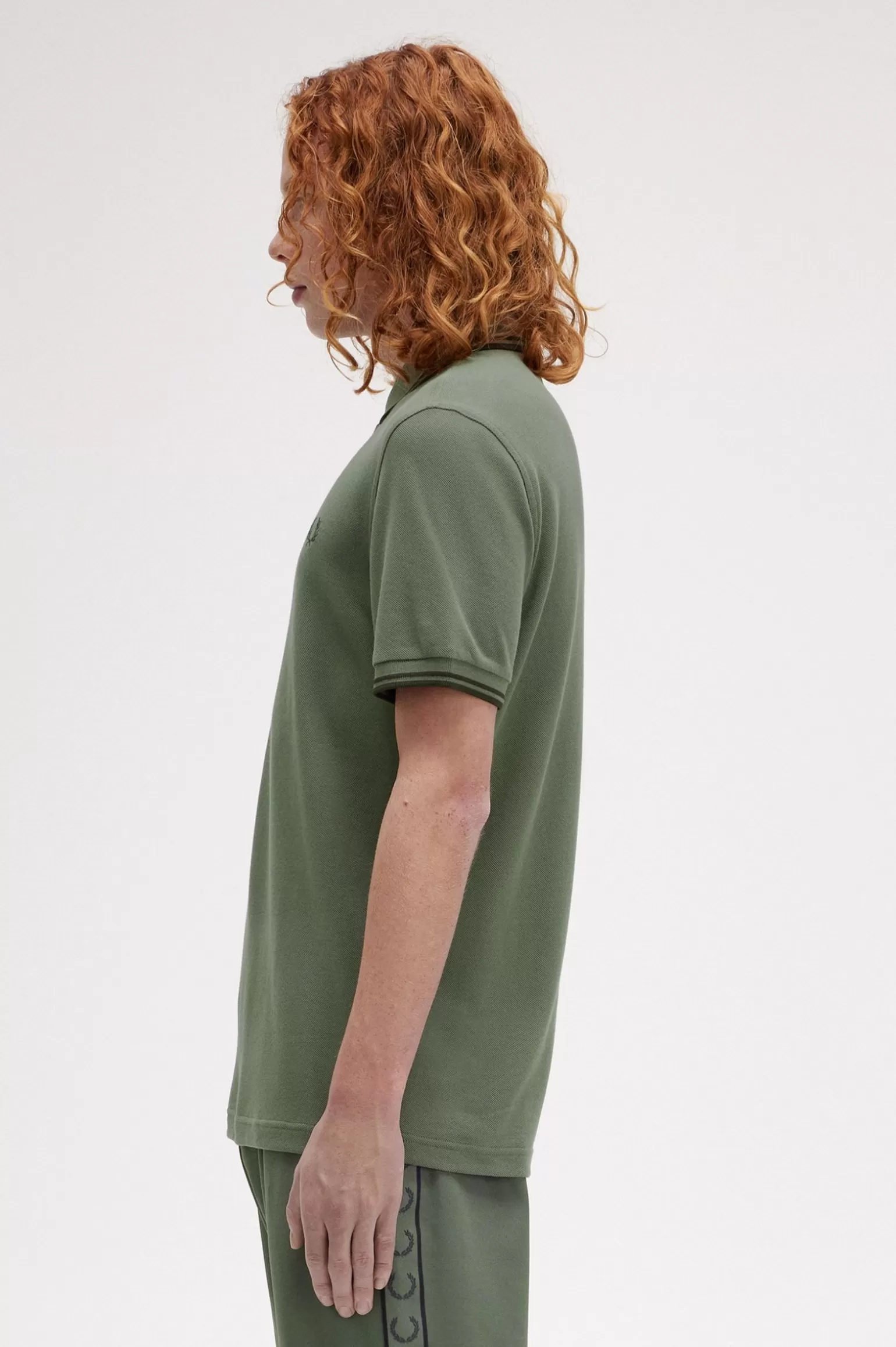 Poloshirts^Fred Perry M3600 Grüner Lorbeer / Dunkelgrün / Dunkelgrün