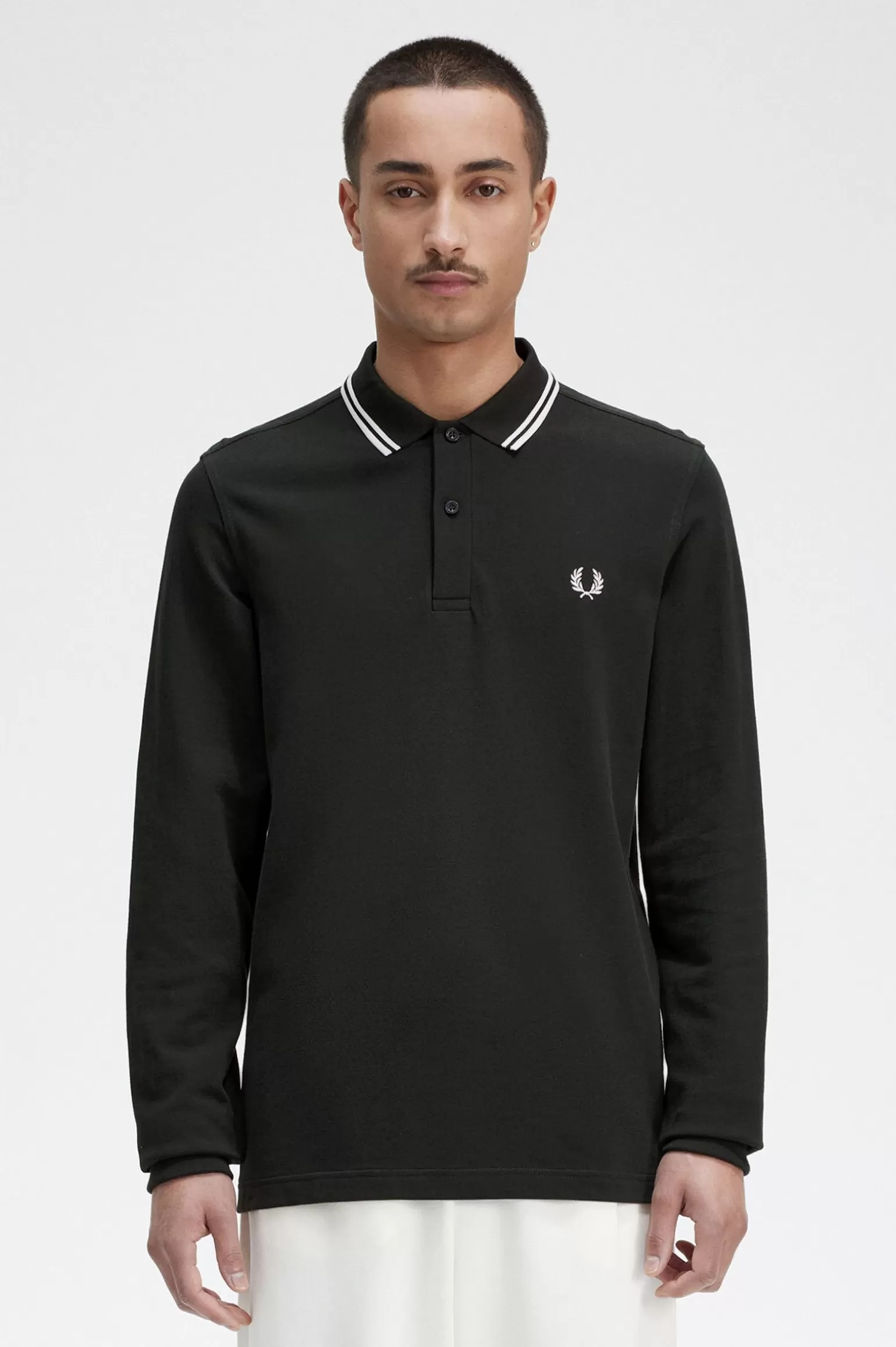Poloshirts^Fred Perry M3636 Nachtgrün / Schneeweiß / Schneeweiß