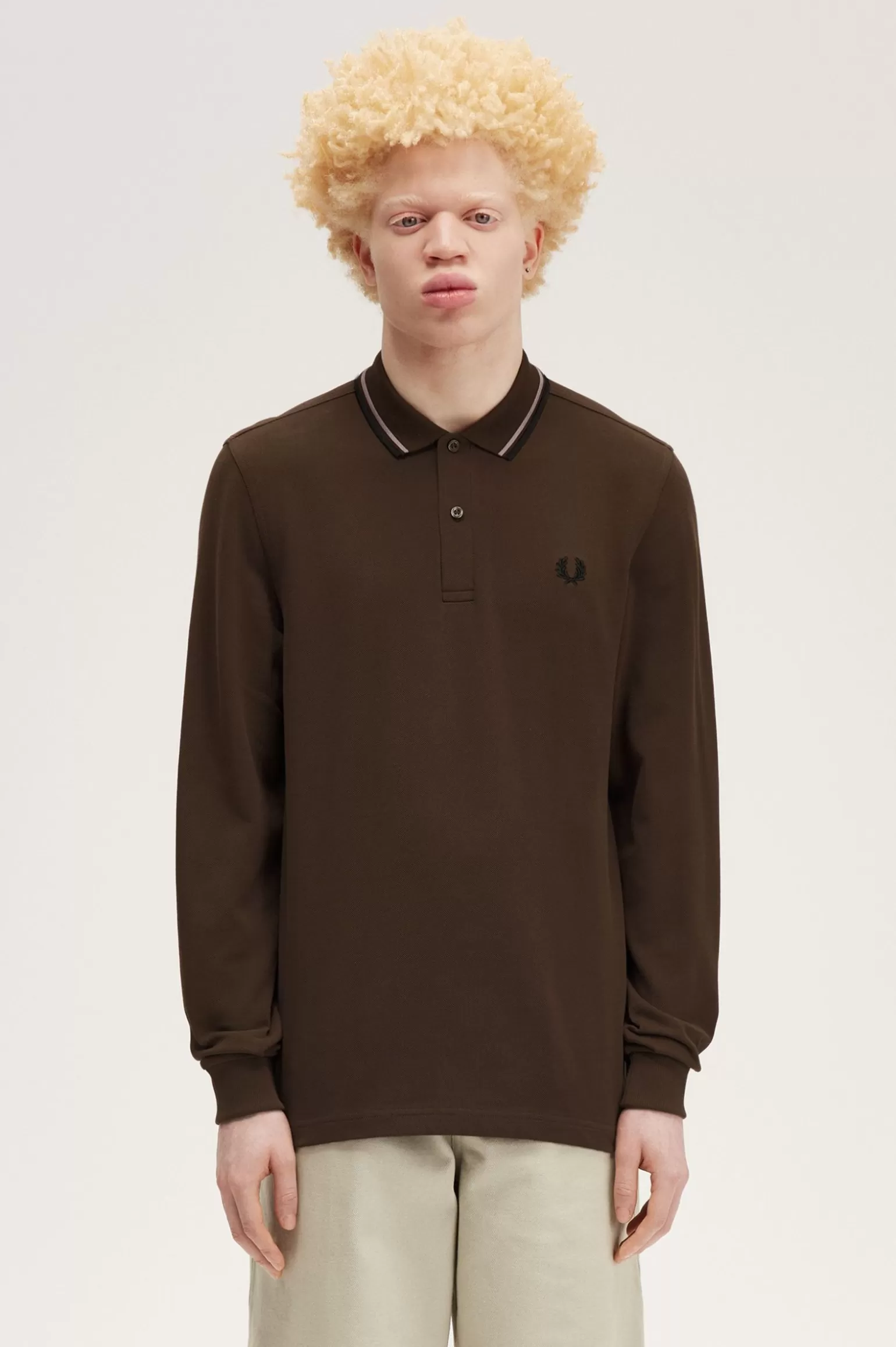 Poloshirts^Fred Perry M3636 Gebrannter Tabak / Dunkelrosa / Schwarz
