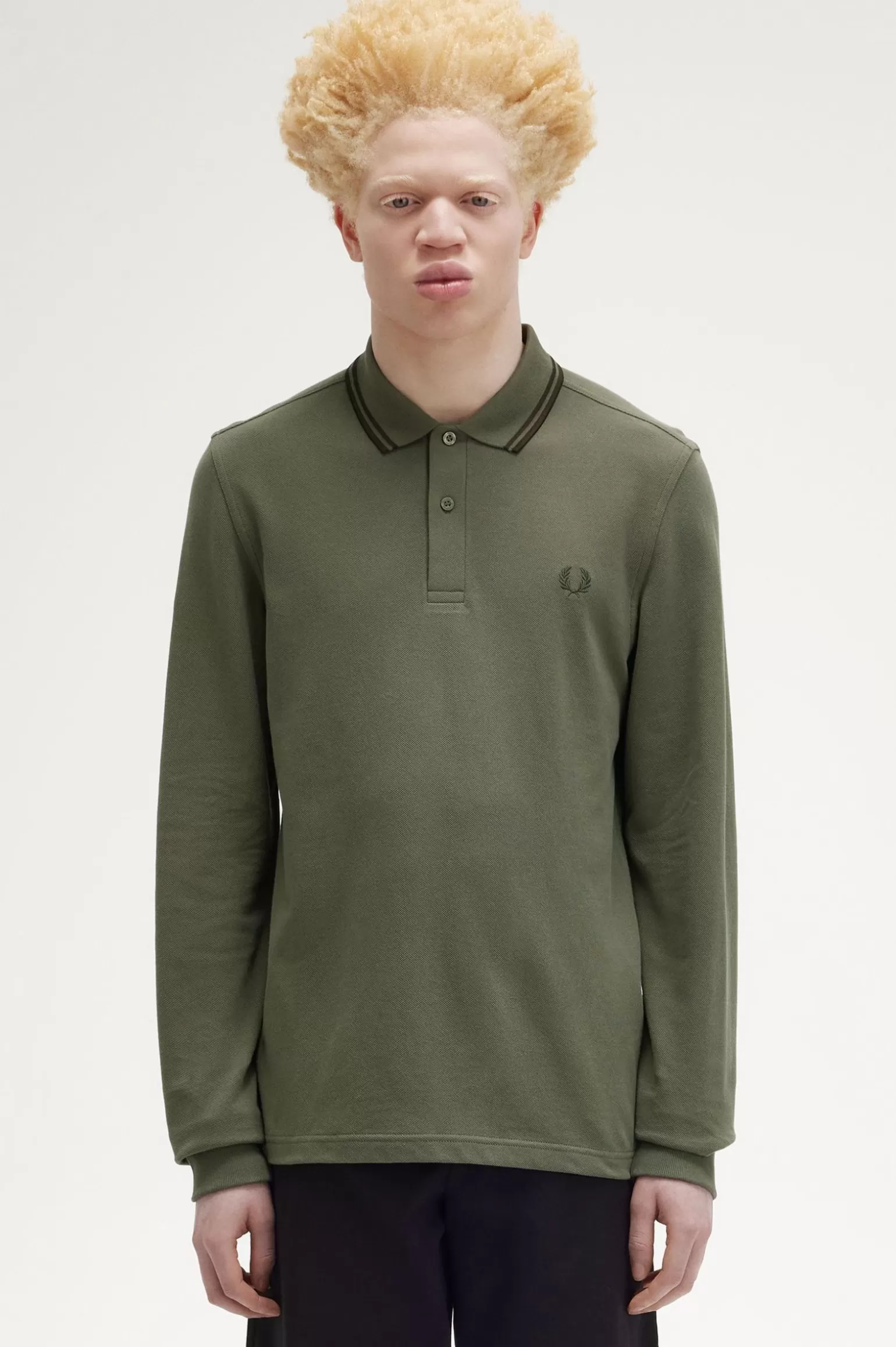 Poloshirts^Fred Perry M3636 Grüner Lorbeer / Dunkelgrün / Dunkelgrün