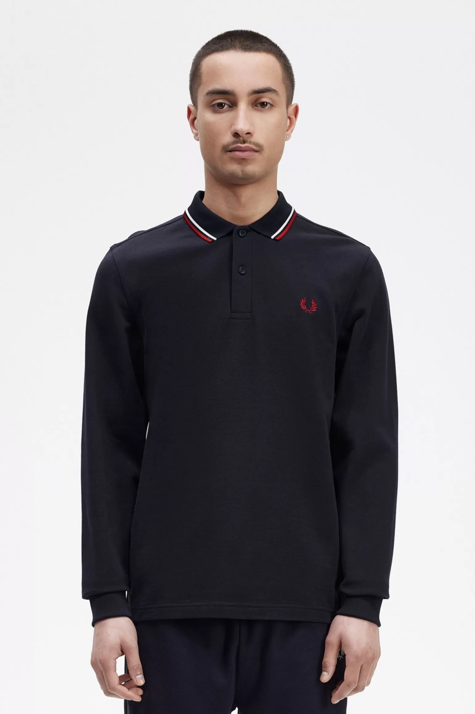 Poloshirts^Fred Perry M3636 Marineblau / Schneeweiß / Gebranntes Rot
