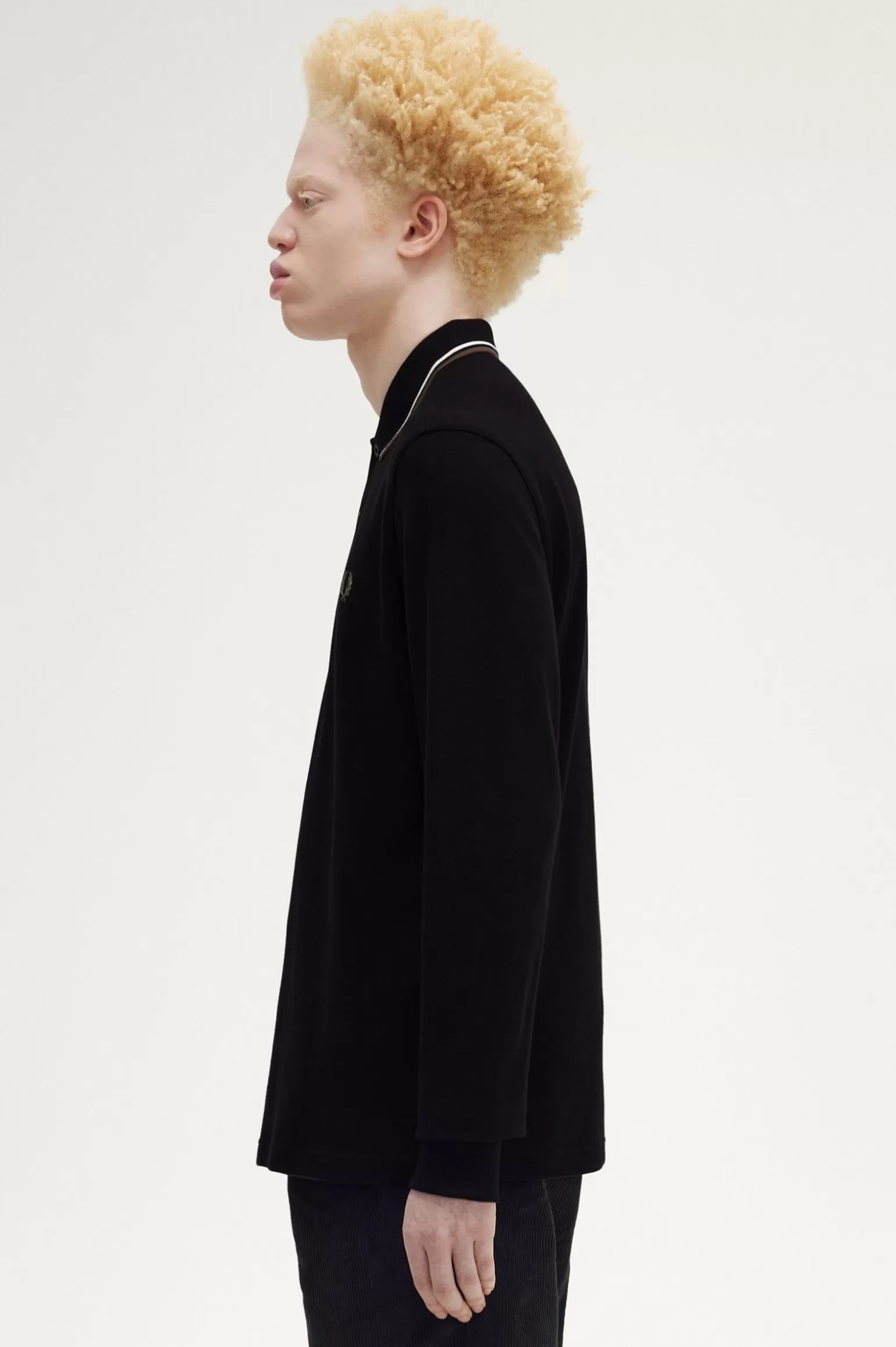 Poloshirts^Fred Perry M3636 Schwarz / Ecru / Grüner Lorbeer
