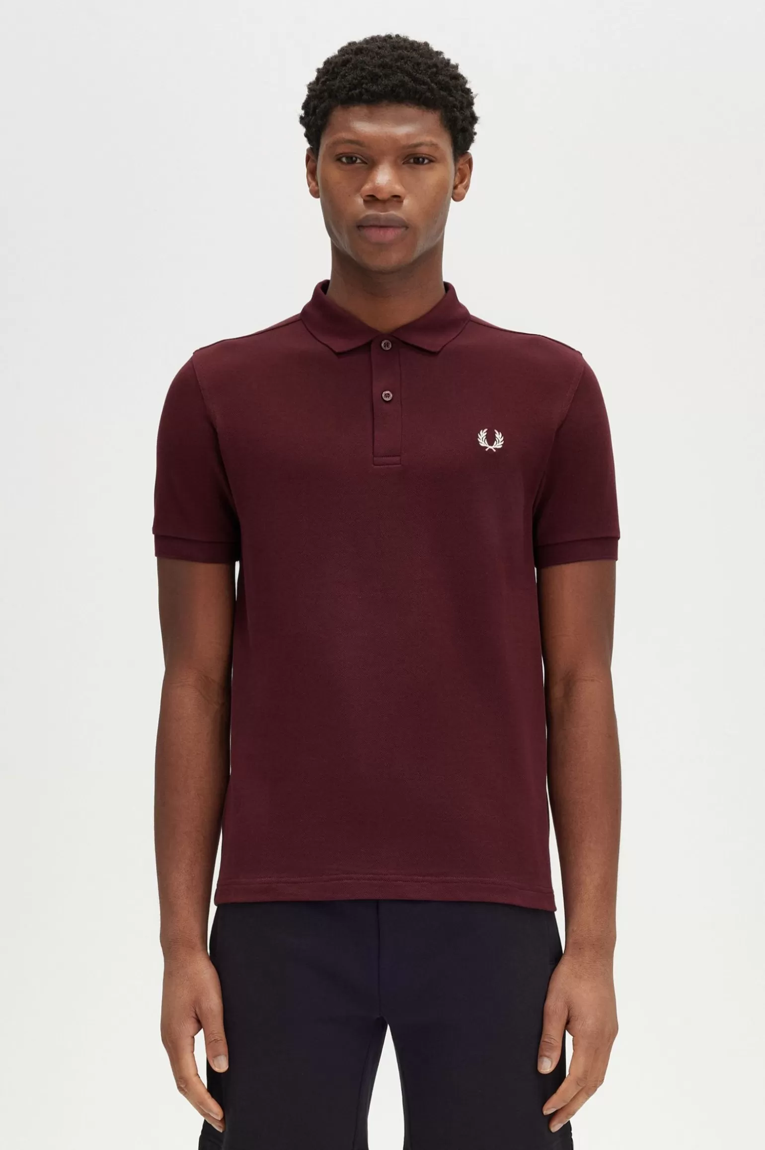 Poloshirts^Fred Perry M6000 Ochsenblut / Ecru