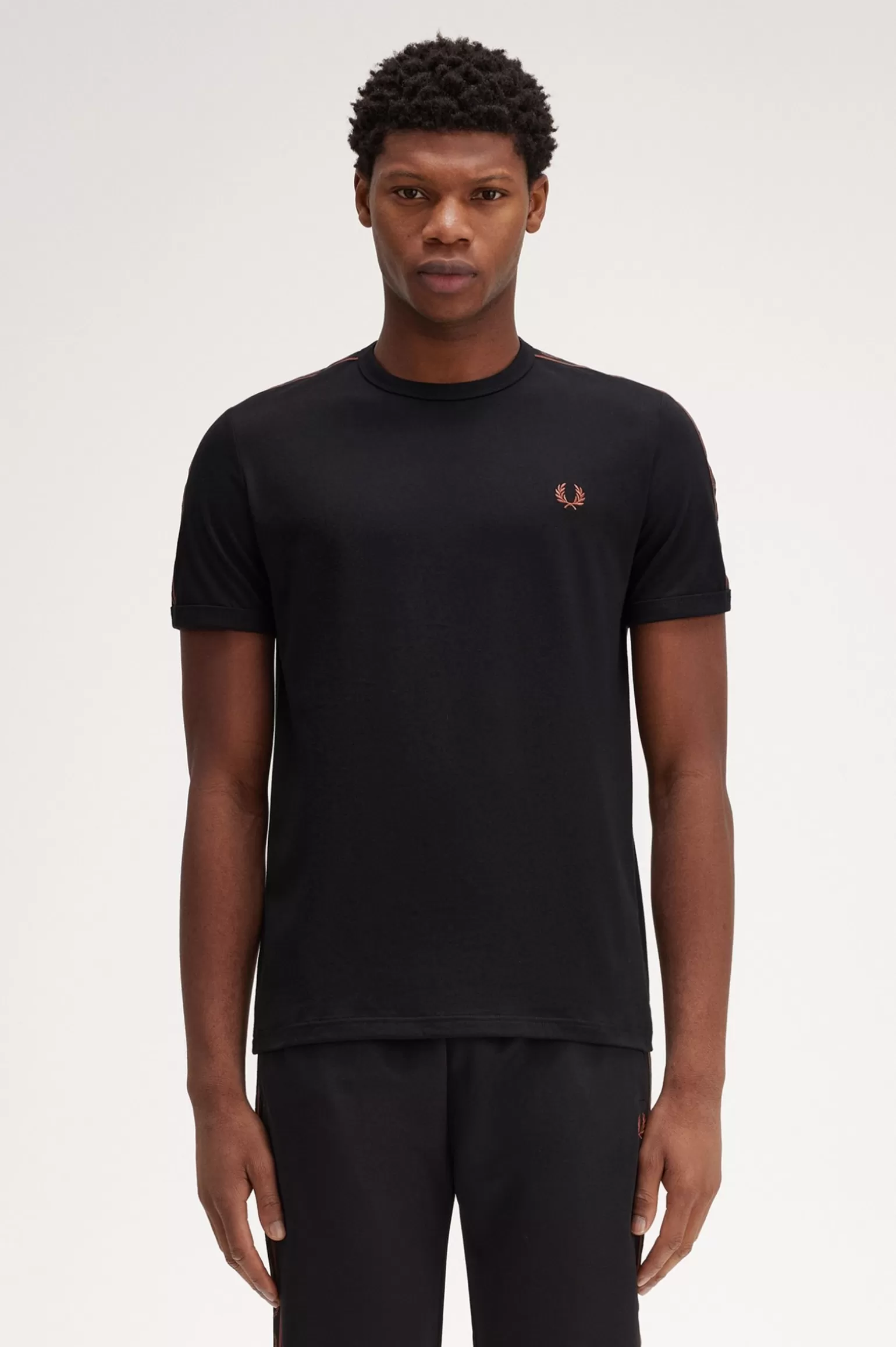 T-Shirts^Fred Perry Ringer-T-Shirt Mit Kontrastierendem Sportband Schwarz / Whiskybraun