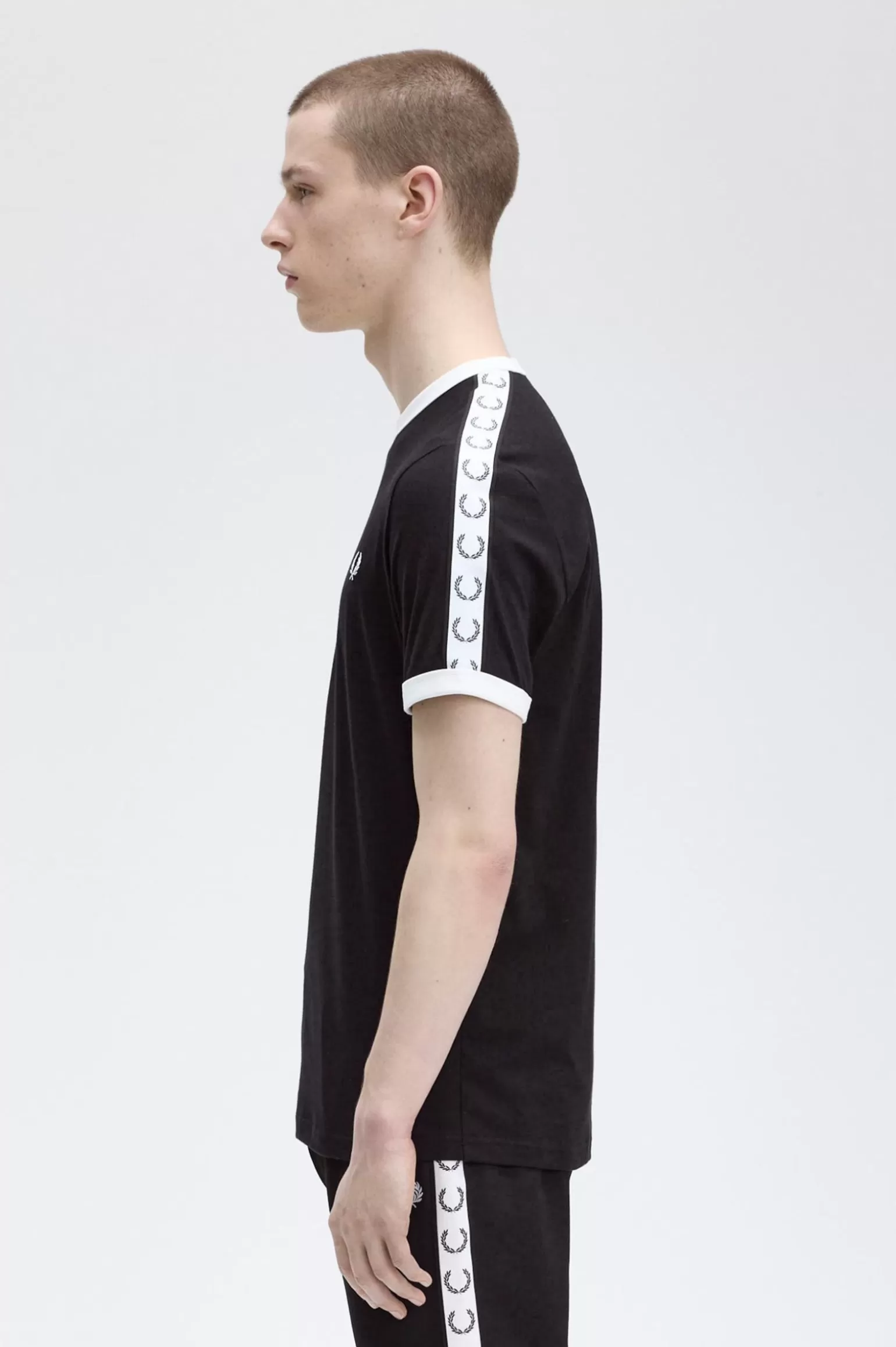 T-Shirts^Fred Perry Ringer-T-Shirt Mit Sportstreifen Schwarz