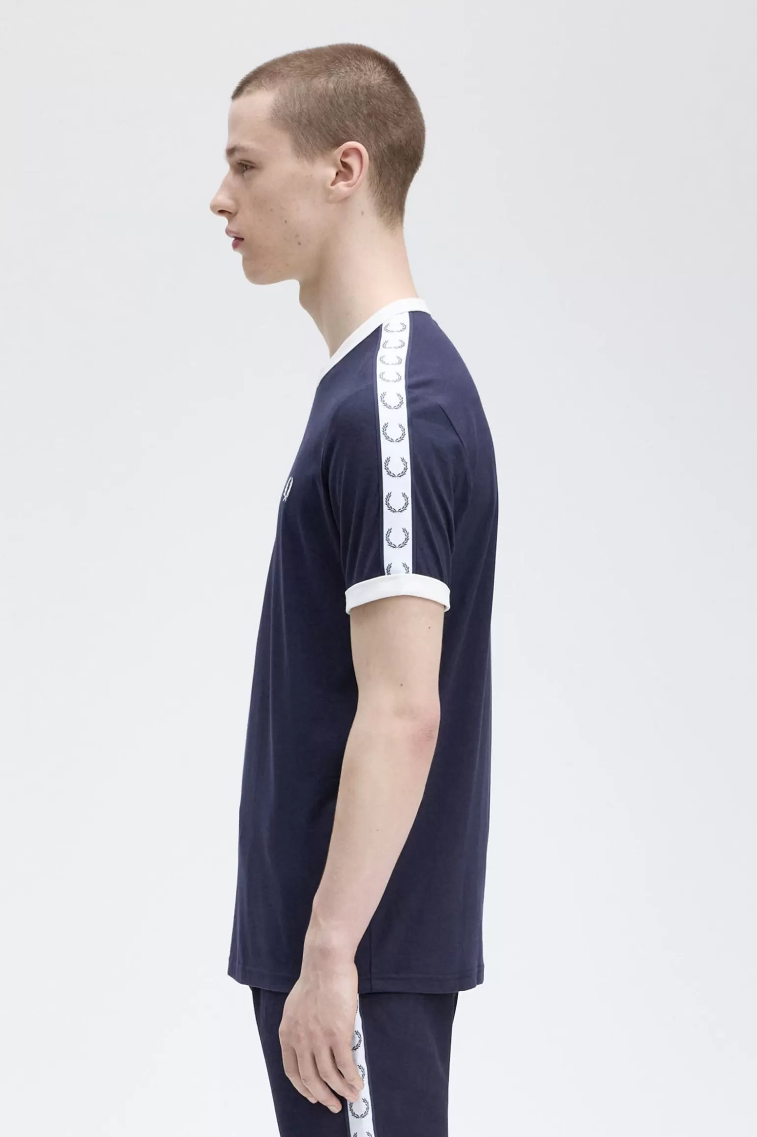 T-Shirts^Fred Perry Ringer-T-Shirt Mit Sportstreifen Dunkelblau