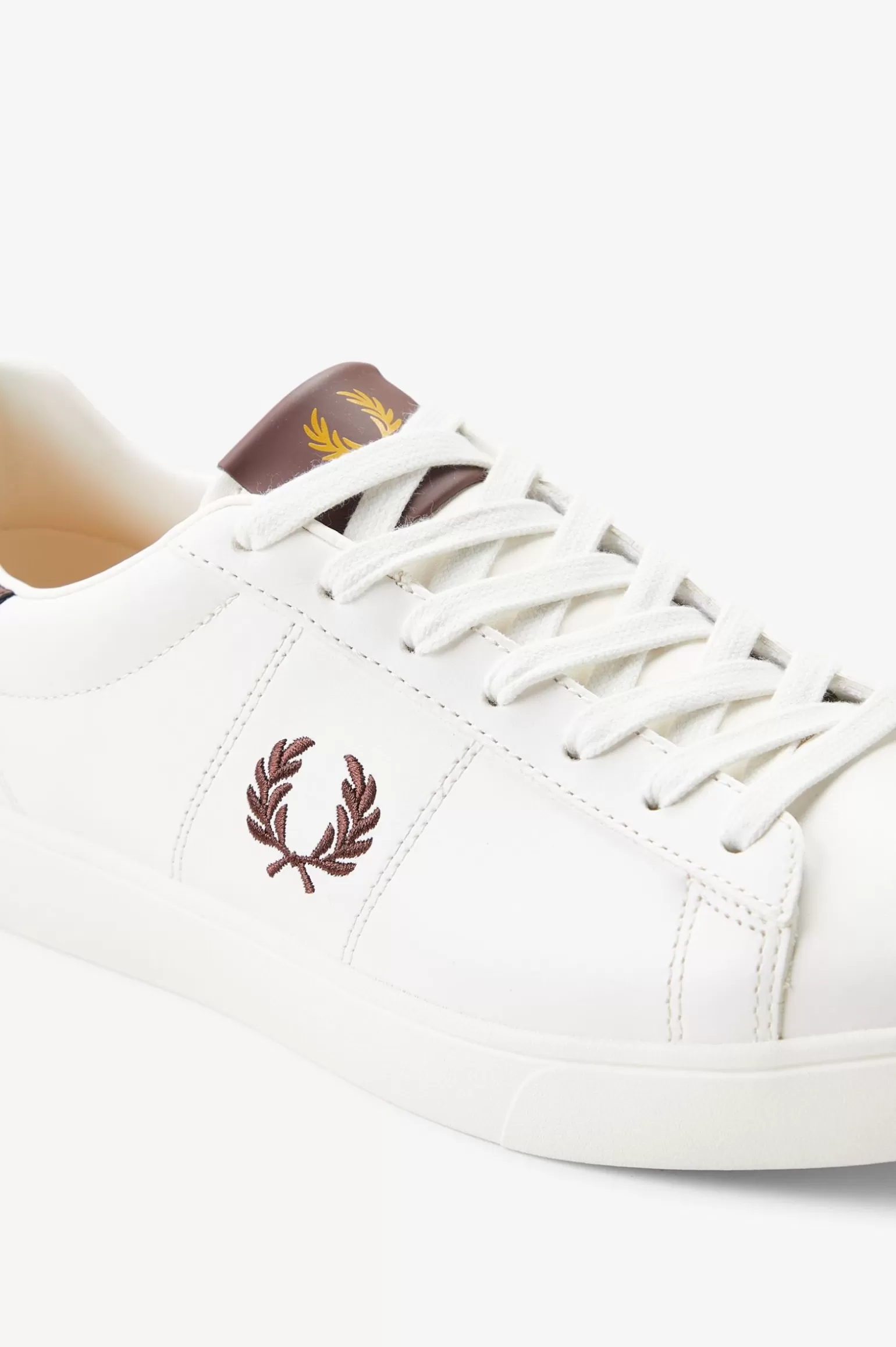 Schuhe^Fred Perry Spencer Schneeweiß / Carrington Brick