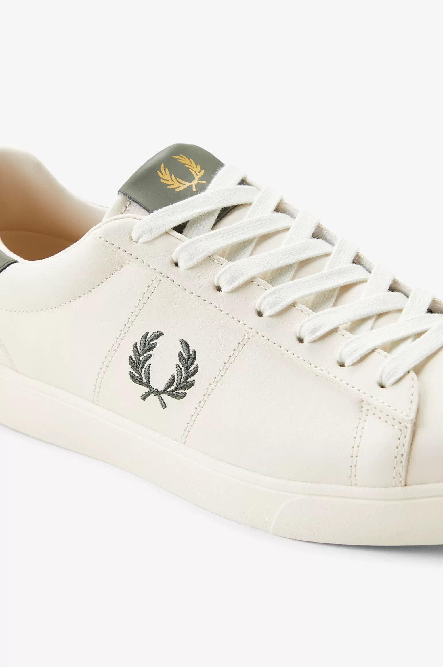 Schuhe^Fred Perry Spencer Ecru / Lorbeerkranzgrün