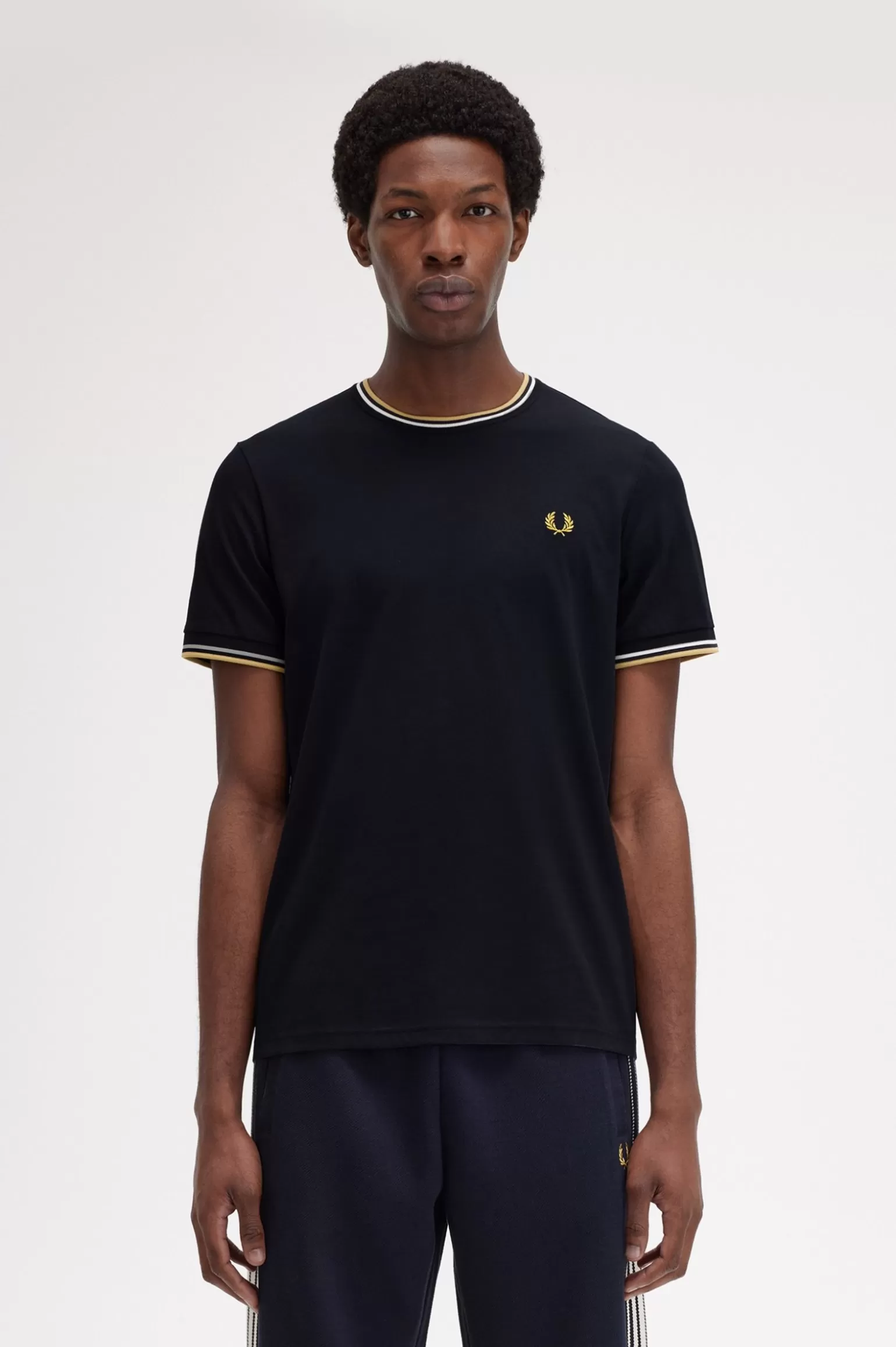 T-Shirts^Fred Perry T-Shirt Mit Doppelstreifen Marineblau / Ecru / Honigwabe