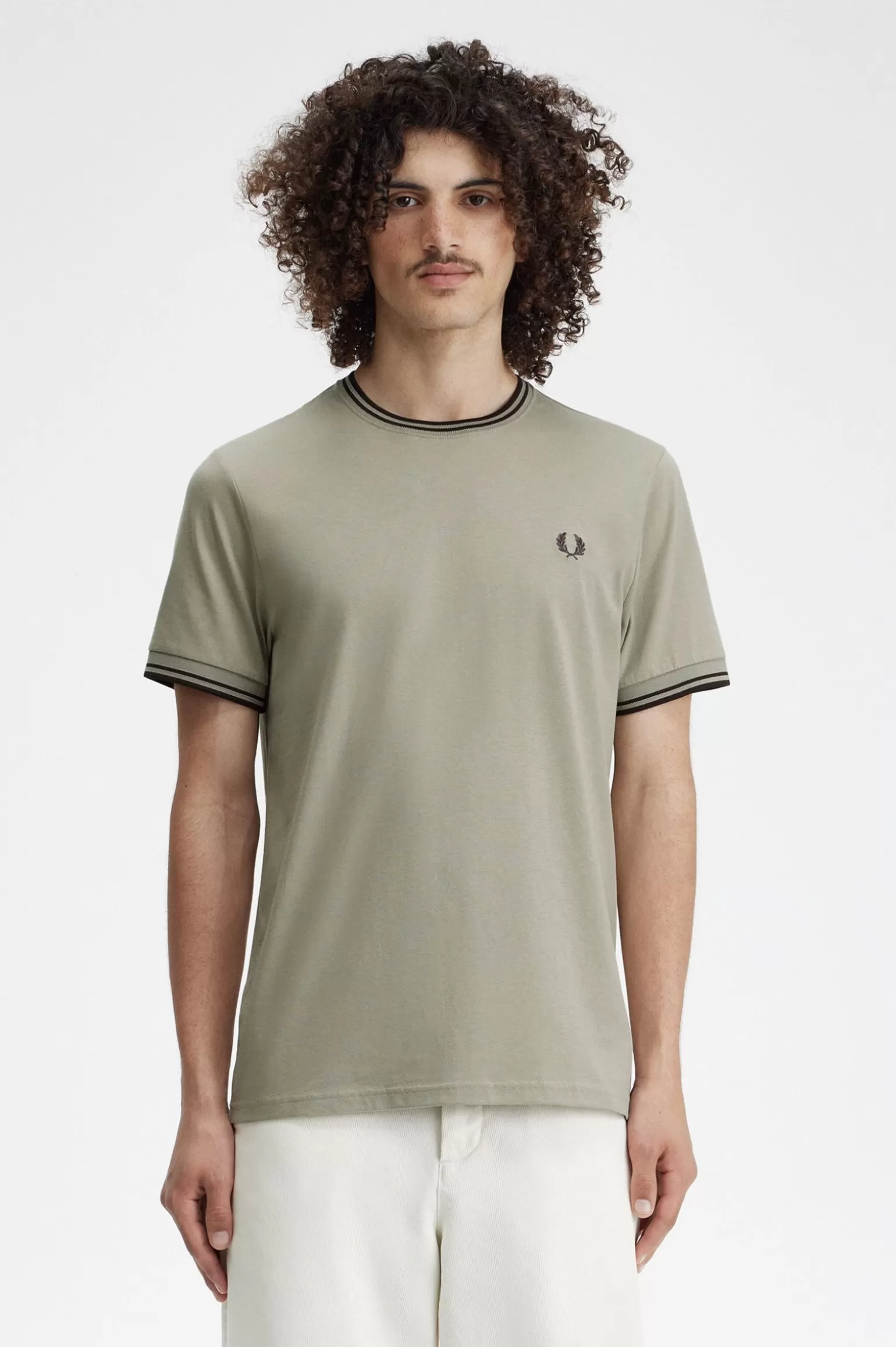 T-Shirts^Fred Perry T-Shirt Mit Doppelstreifen Warmes Grau / Carrington Road Brick