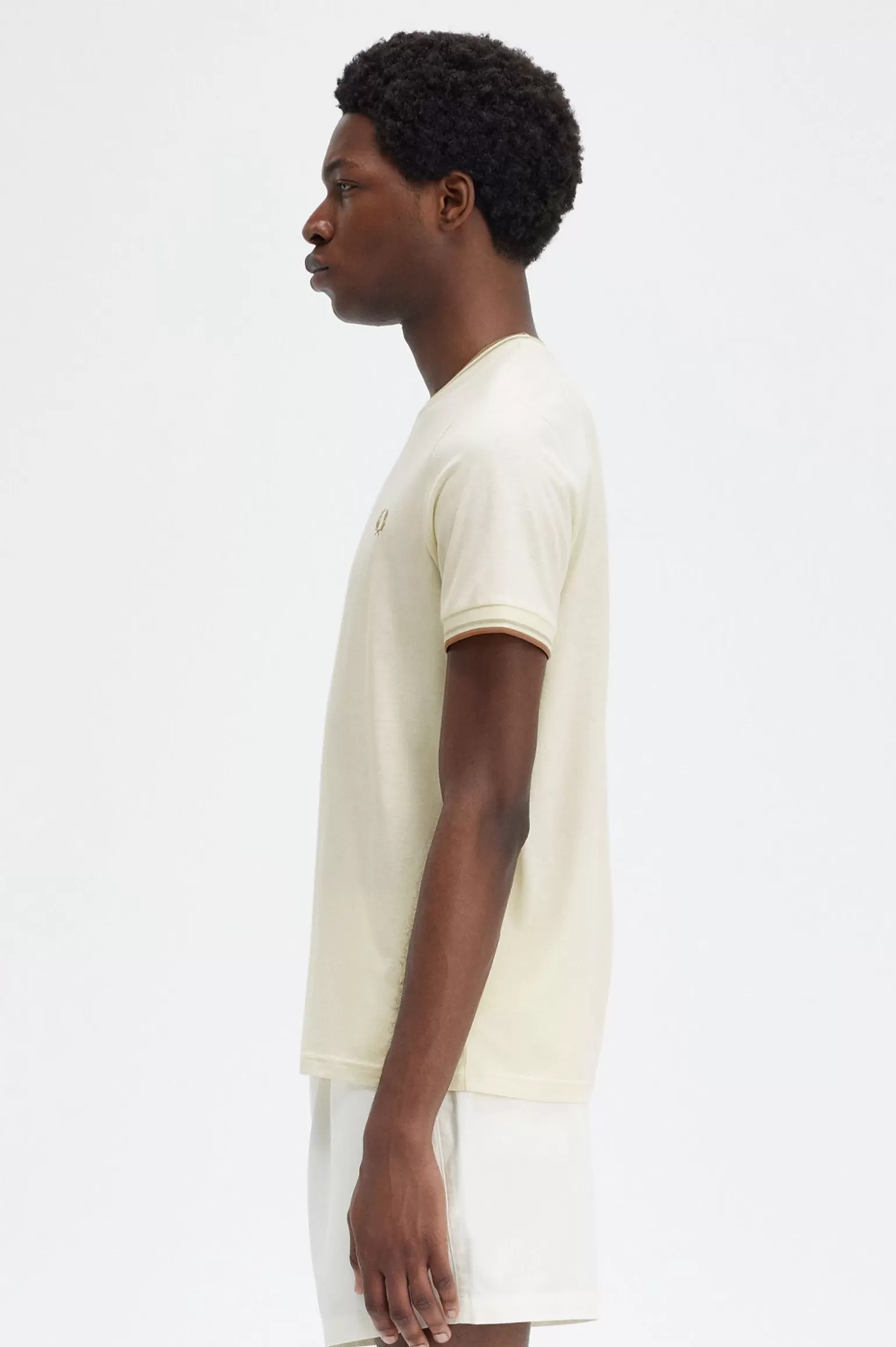 T-Shirts^Fred Perry T-Shirt Mit Doppelstreifen Ecru / Hellbeige / Warmes Steingrau