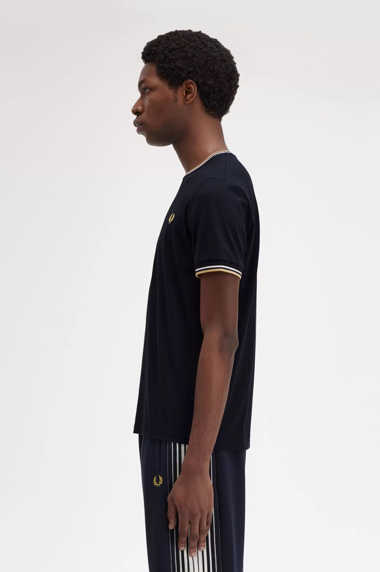 T-Shirts^Fred Perry T-Shirt Mit Doppelstreifen Marineblau / Ecru / Honigwabe