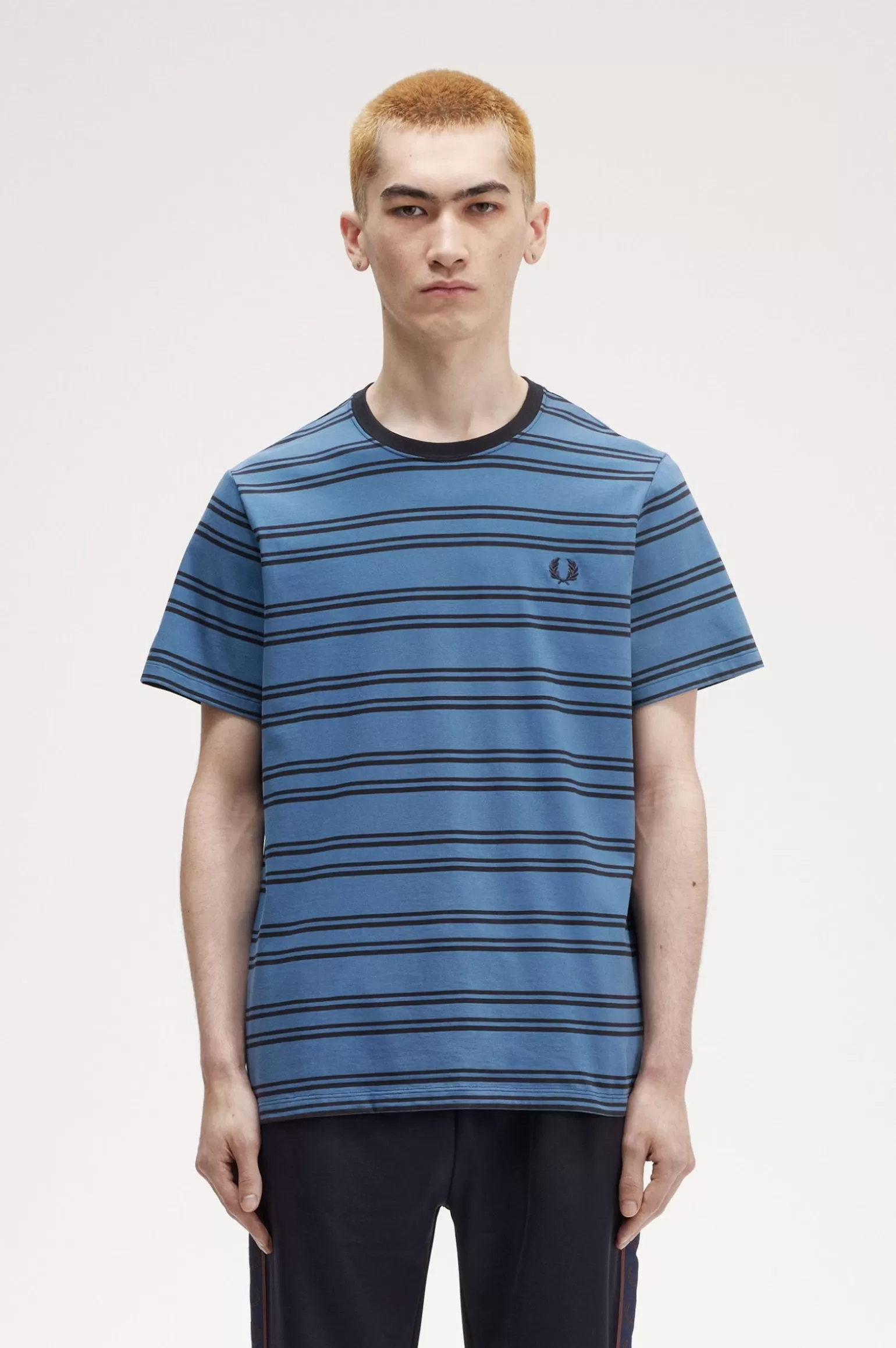 T-Shirts^Fred Perry T-Shirt Mit Feinen Streifen Mitternachtsblau / Marineblau